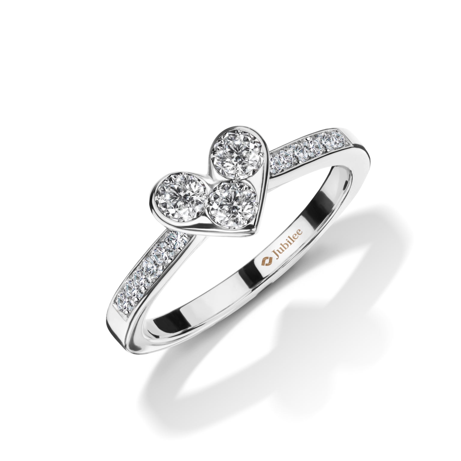 แหวนเพชร Beloved Brilliance: Love Dazzle Ring
