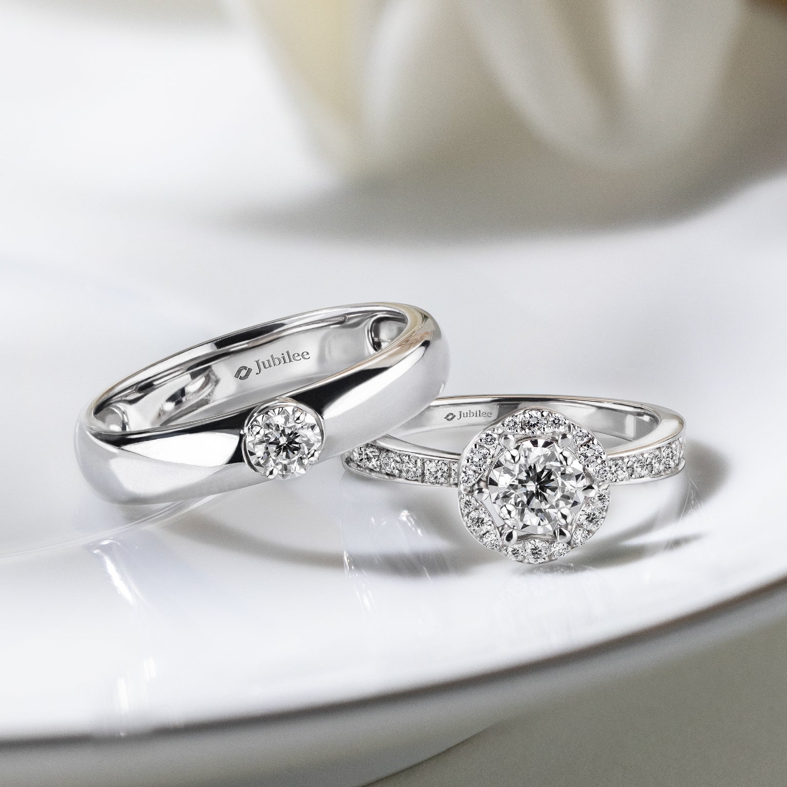 แหวนเพชร Single Line Halo Ring & Classic Shadow Solitaire Band