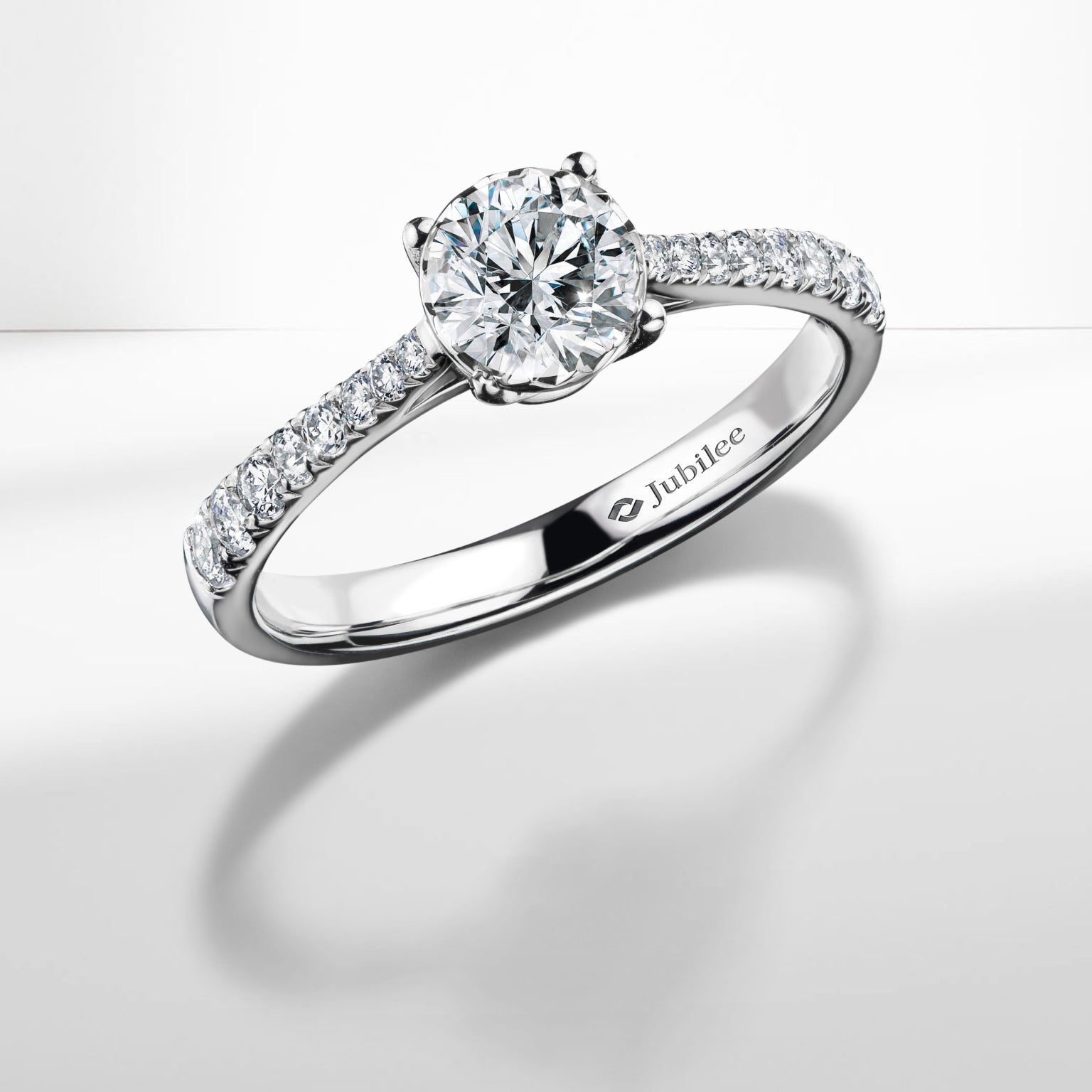 แหวนเพชร Classic Excellence Solitaire Prong Setting Diamond Ring (Certificate: GIA)