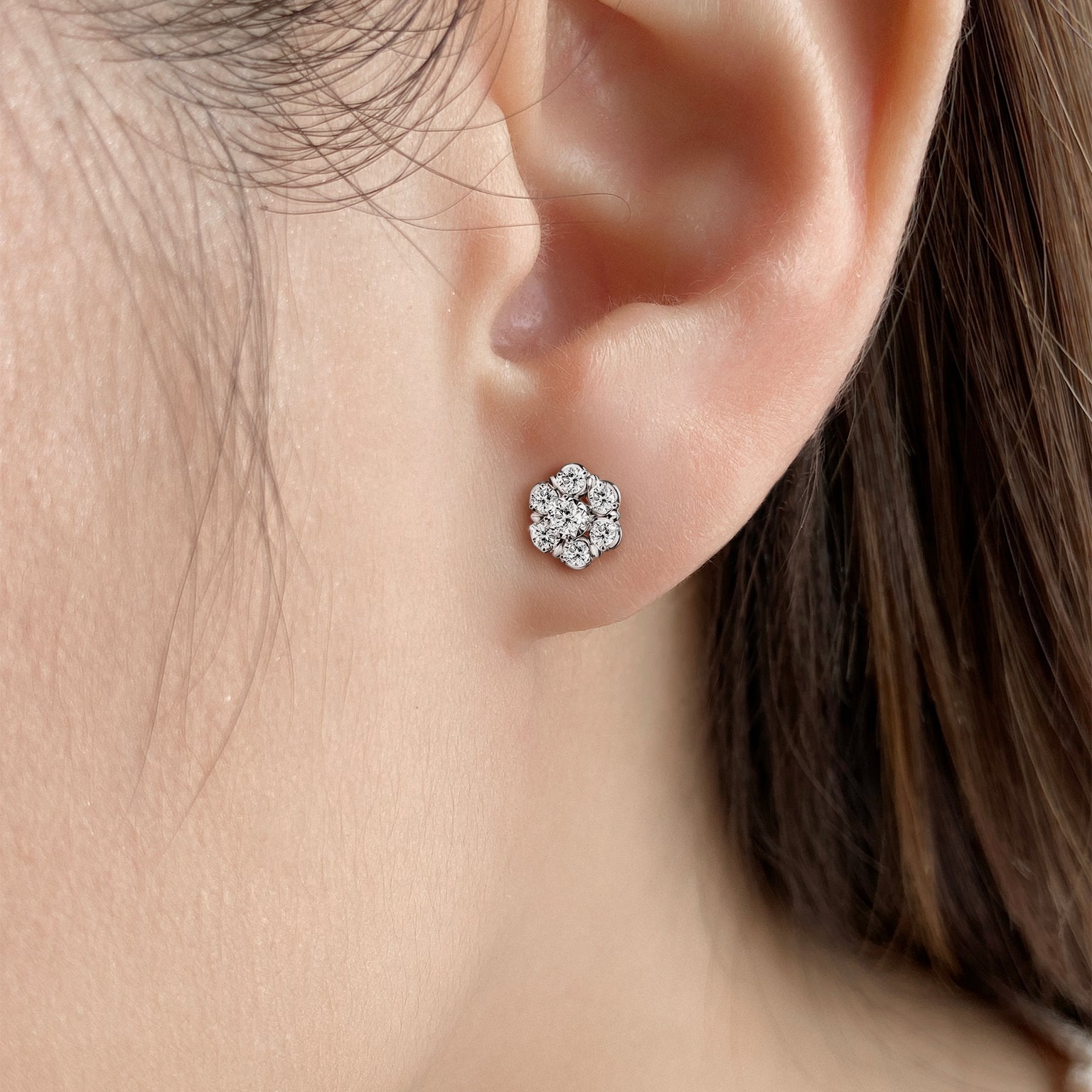 ต่างหูเพชร Blooming Jasmine Earrings