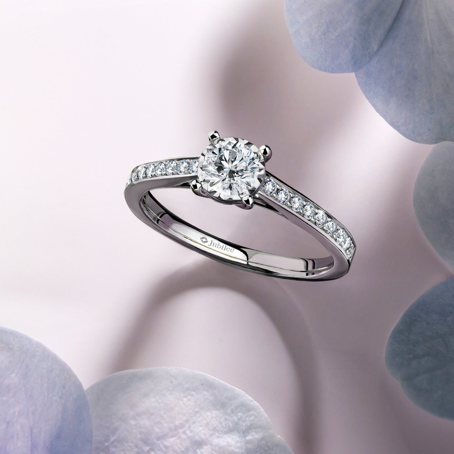 แหวนเพชร Classic Pave Solitaire Ring (Certificate: GIA)