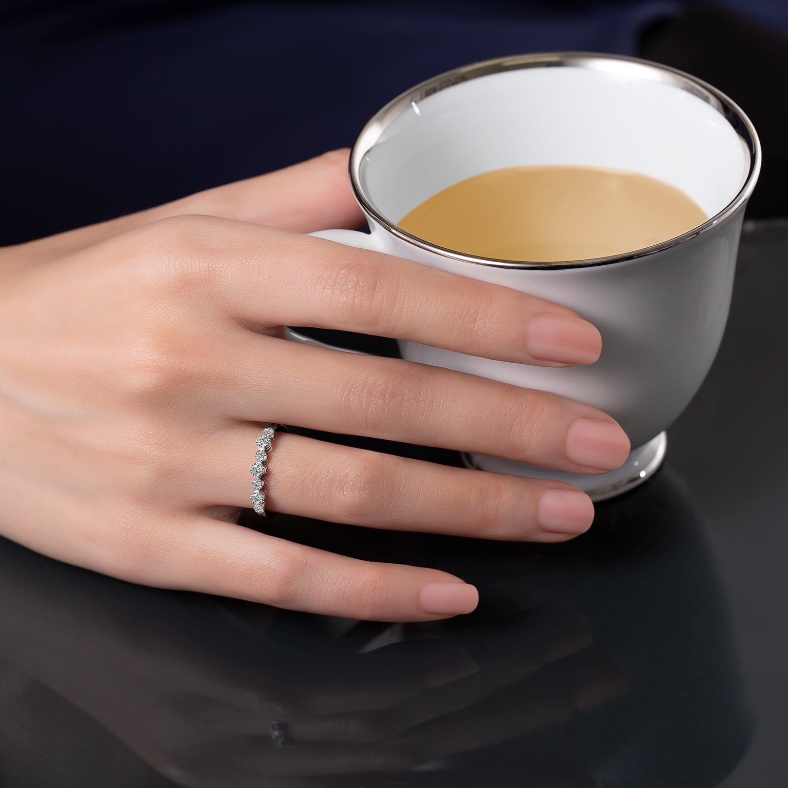 แหวนเพชร Dancing Diamond Line Ring