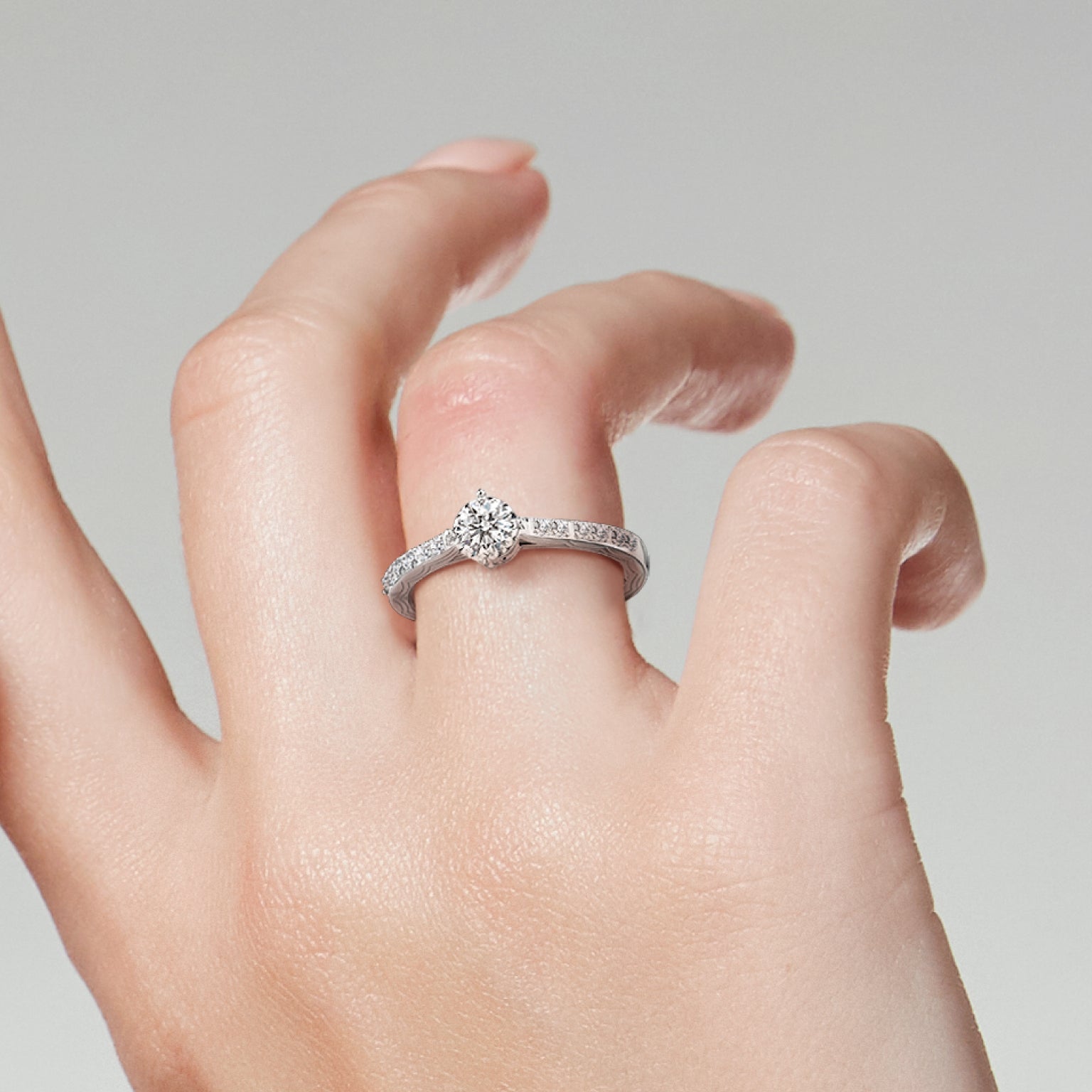 แหวนเพชร Dazzling Allure Ring