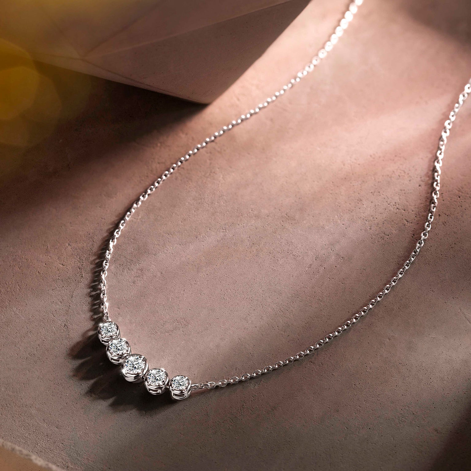 จี้เพชรพร้อมสร้อยคออิตาลี Diamond Line Pendant with Chain