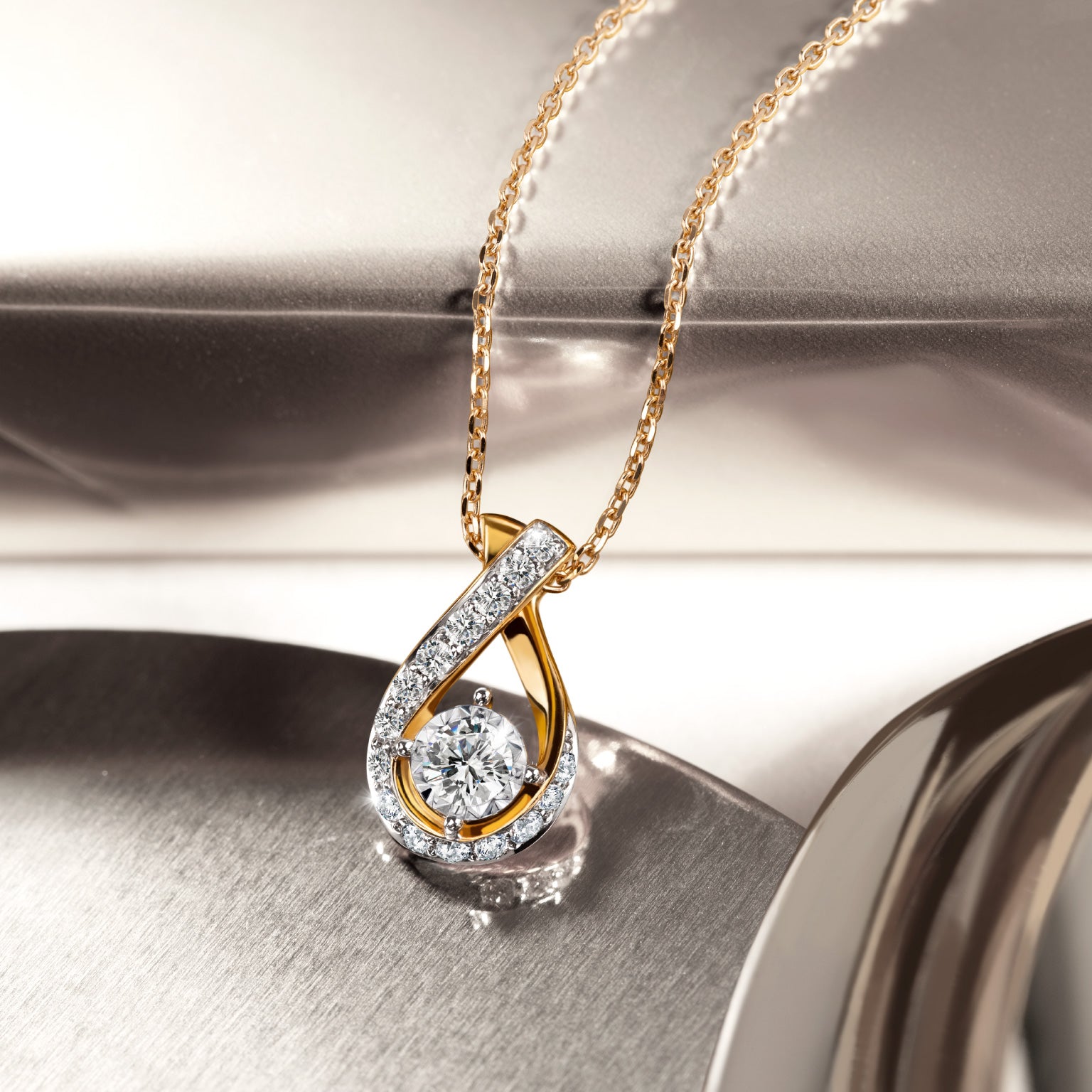 Droplette Pendant Necklace with Chain