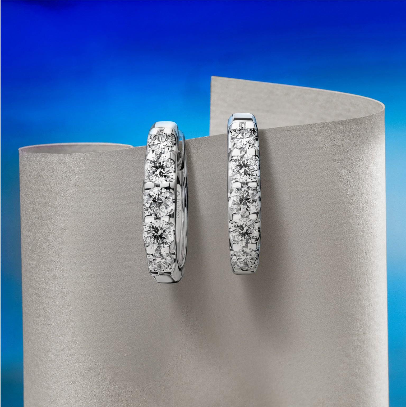 ต่างหูเพชร Sparkle Diamond Line Glow Earrings