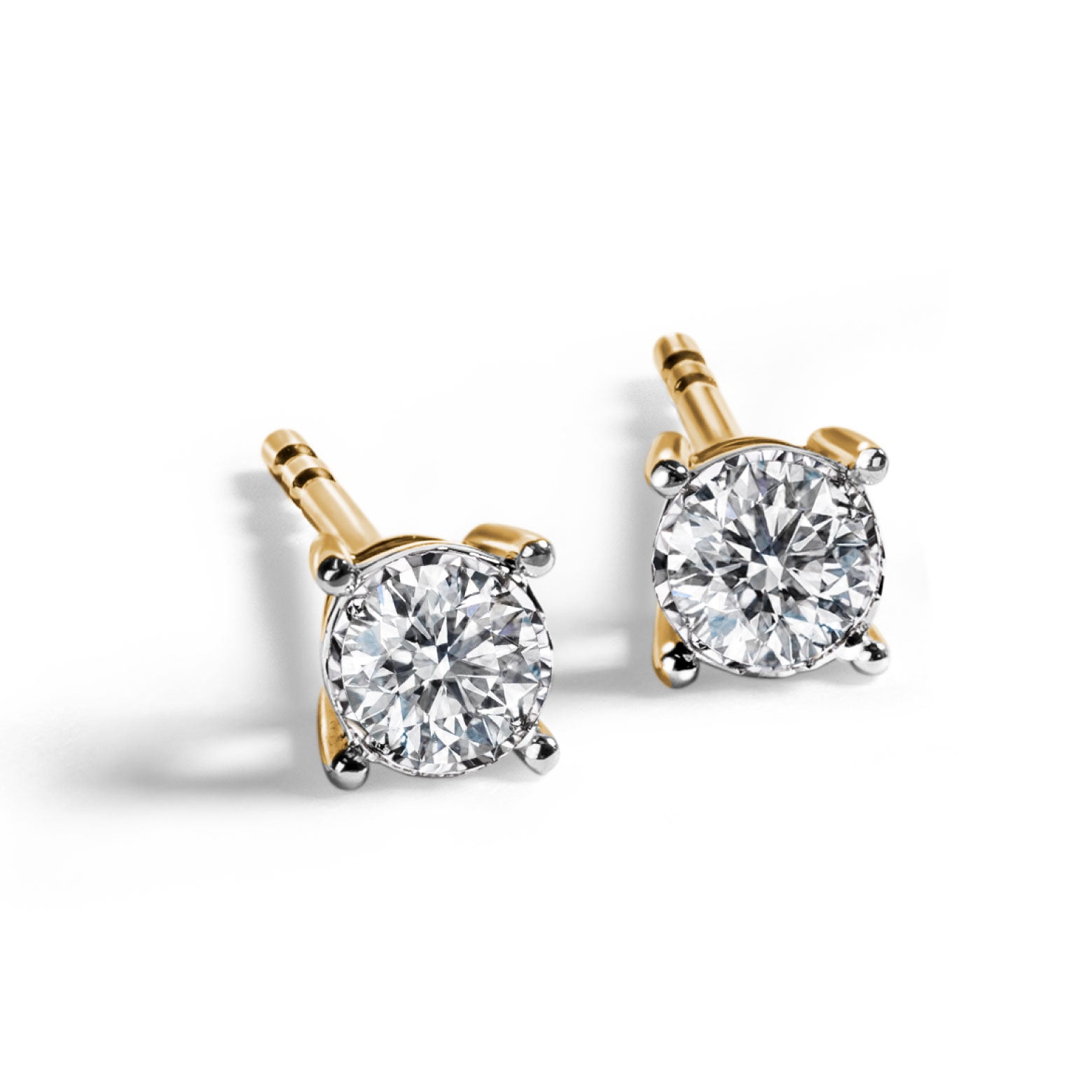 ต่างหูเพชร Mini 4-Prong-Diamond Stud Earrings