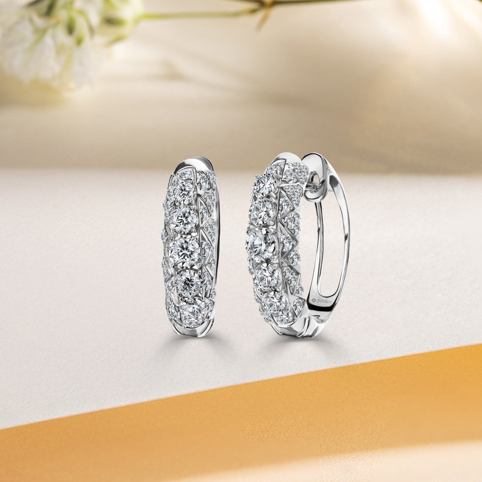 ต่างหูเพชร Sparkle Line Luminance Earrings