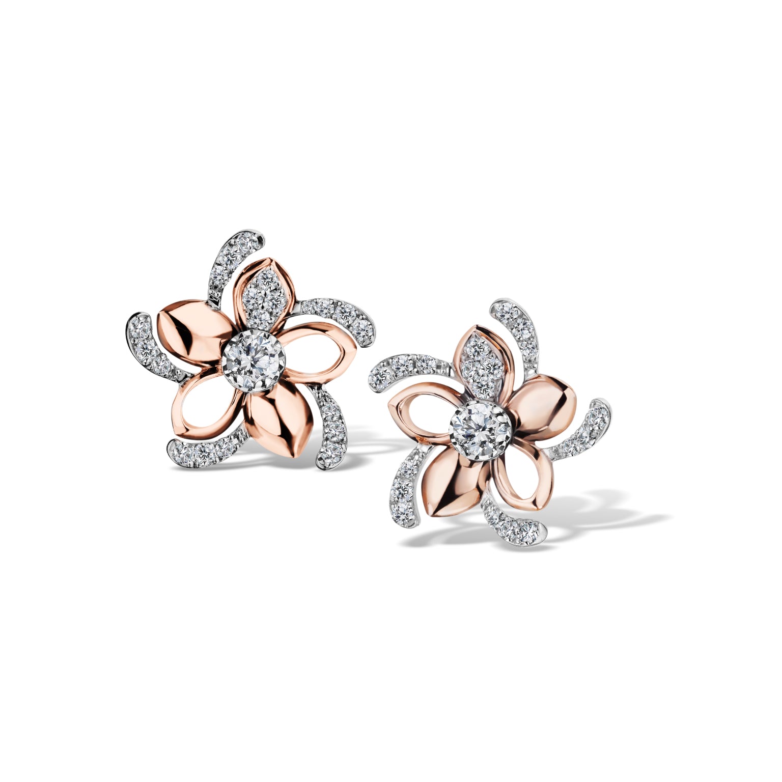 ต่างหูเพชร Everbloom Swirl Flower Studs