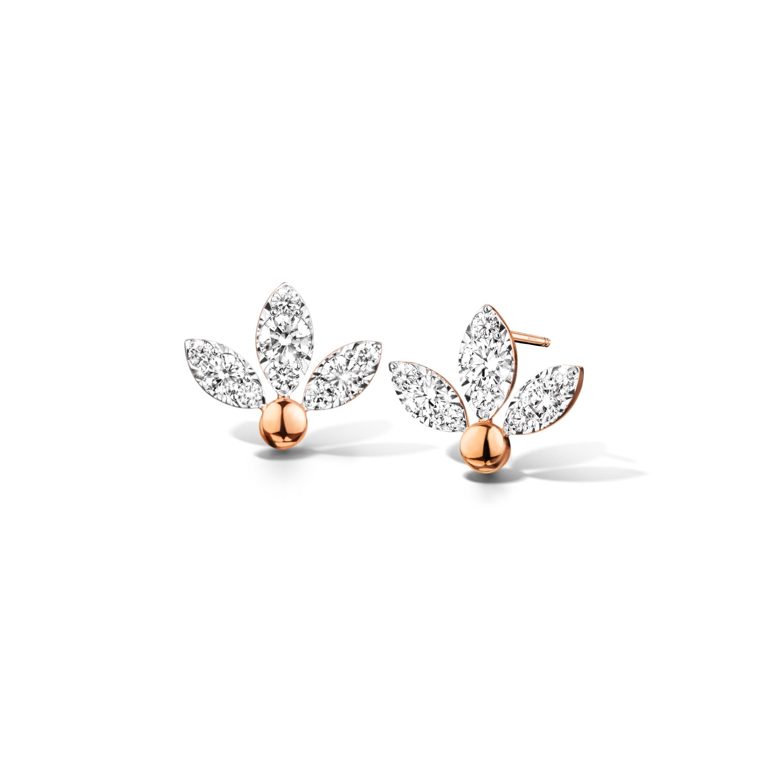 ต่างหูเพชร Victorious Bloom Triple Petal Stud Earrings