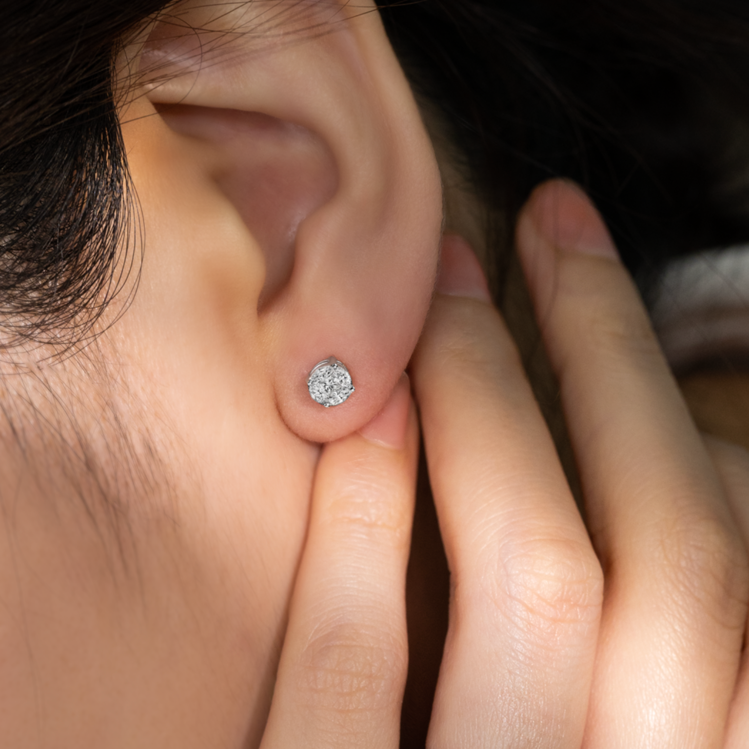 Glistening Magic Studs Diamond Earrings