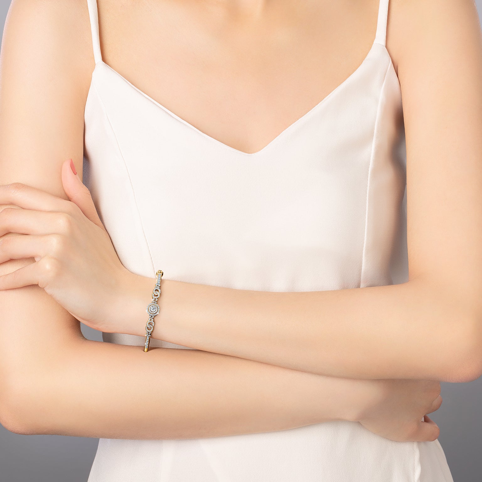 Halo Sweet Twist Bangle Diamond Bracelet