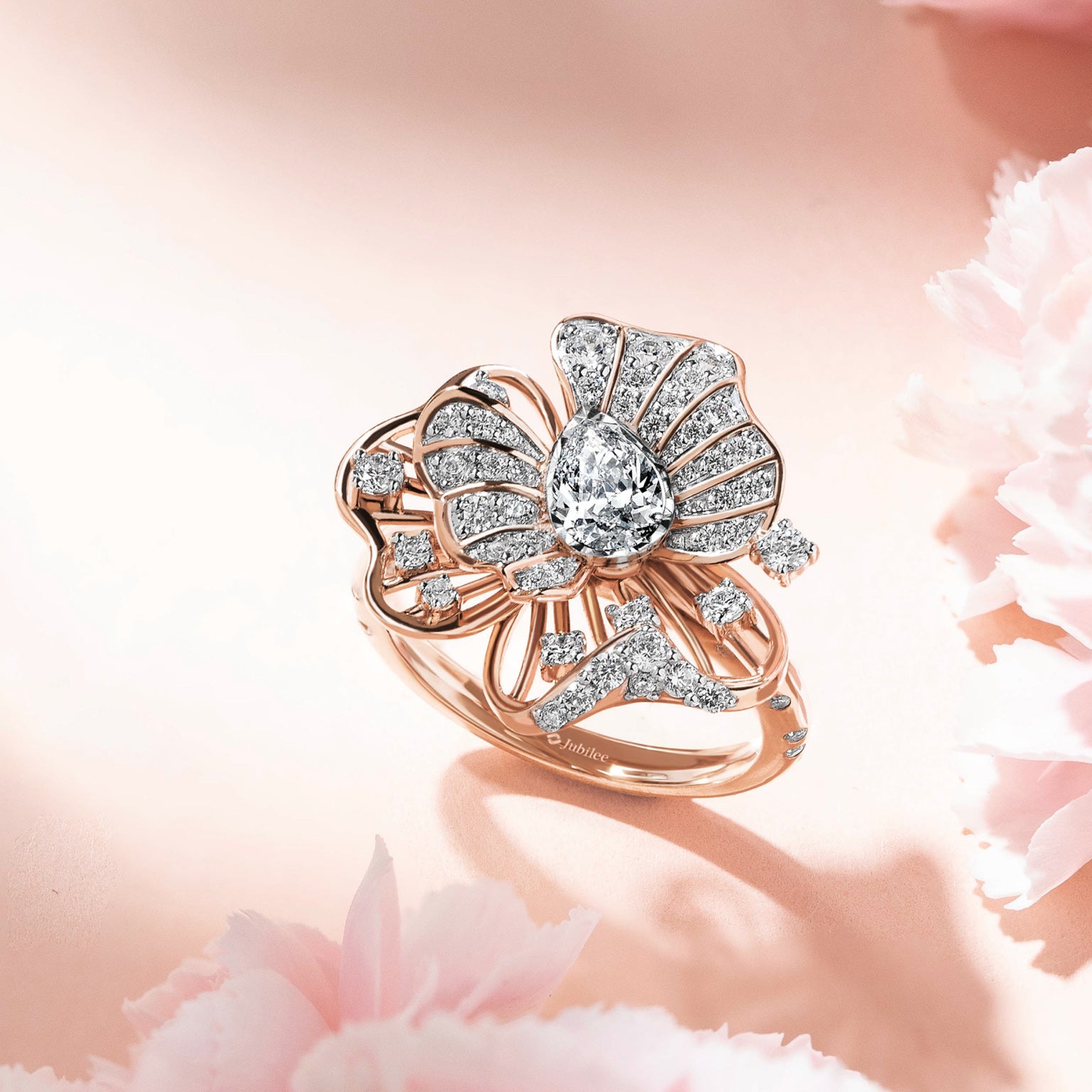 Le Ruban Fleur Ring Diamond Ring
