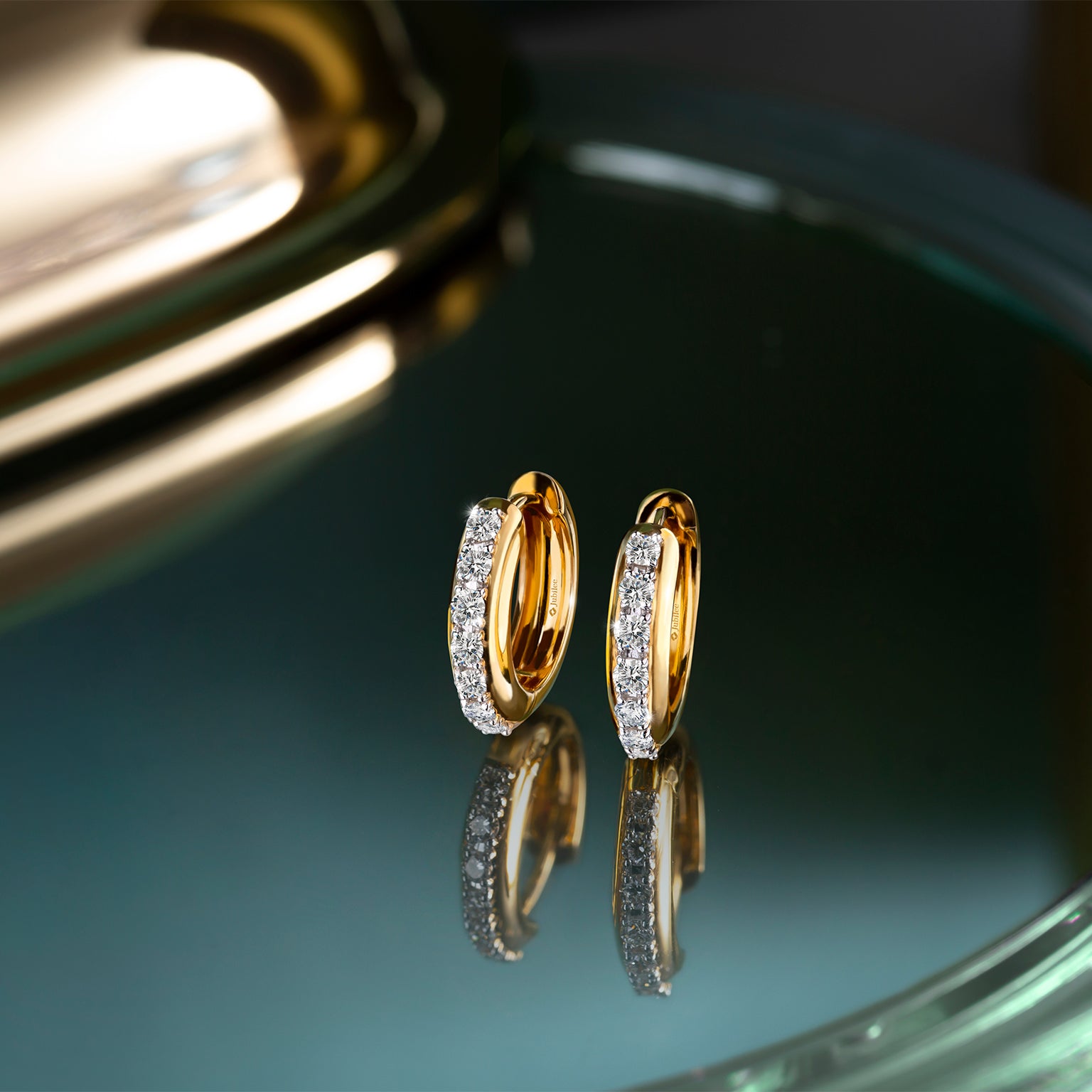 ต่างหูเพชร Lean Diamond Line Hinged Hoop Earrings