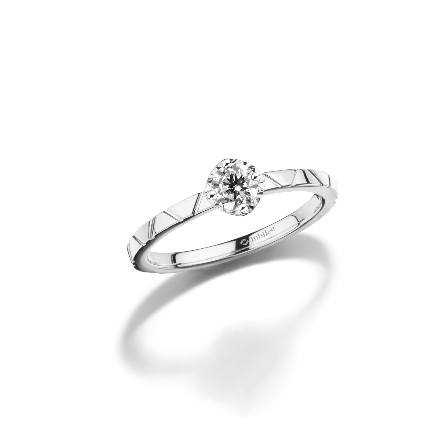 แหวนเพชร The Essential Flow Ring