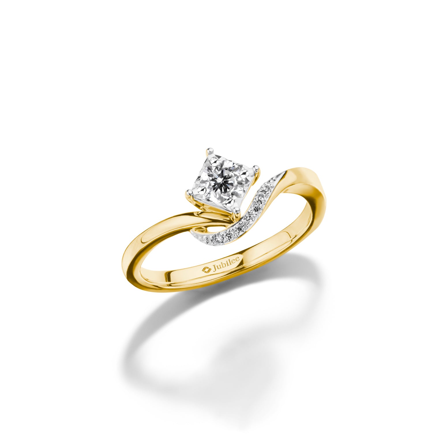 แหวนเพชร The Essential Glow Ring