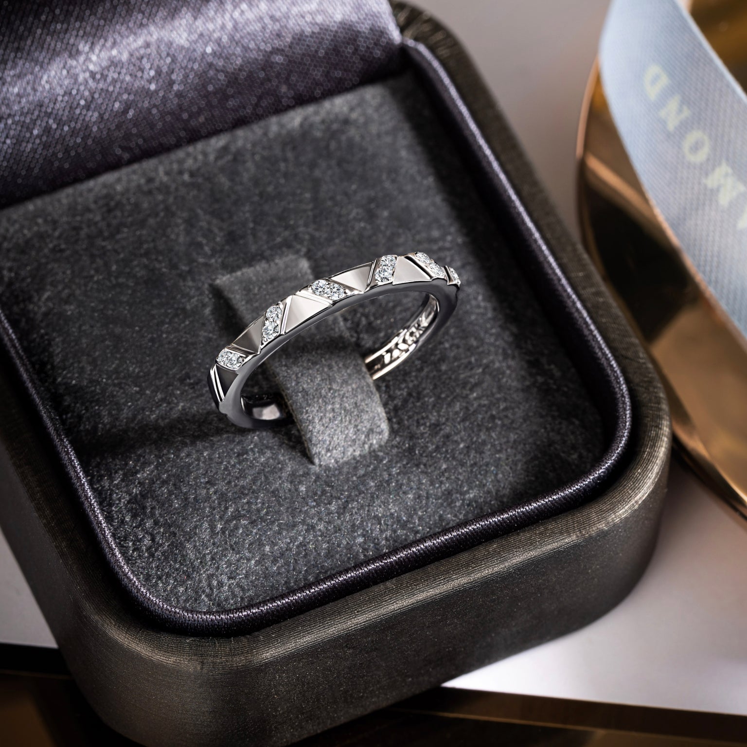 แหวนเพชร Lumiere Brique Chevron Stack Ring