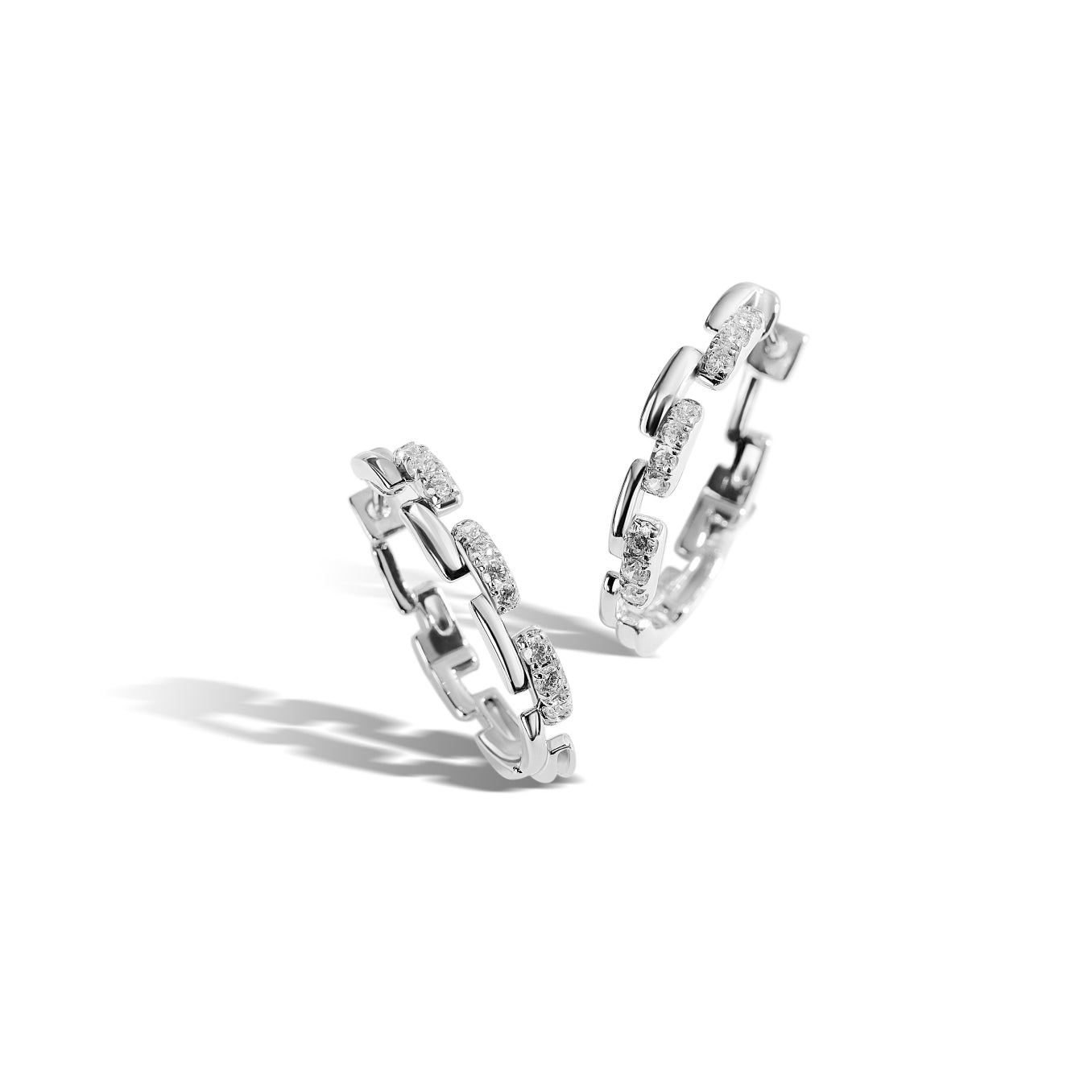 ต่างหูเพชร Lumiere Brique Link Hoop Earrings