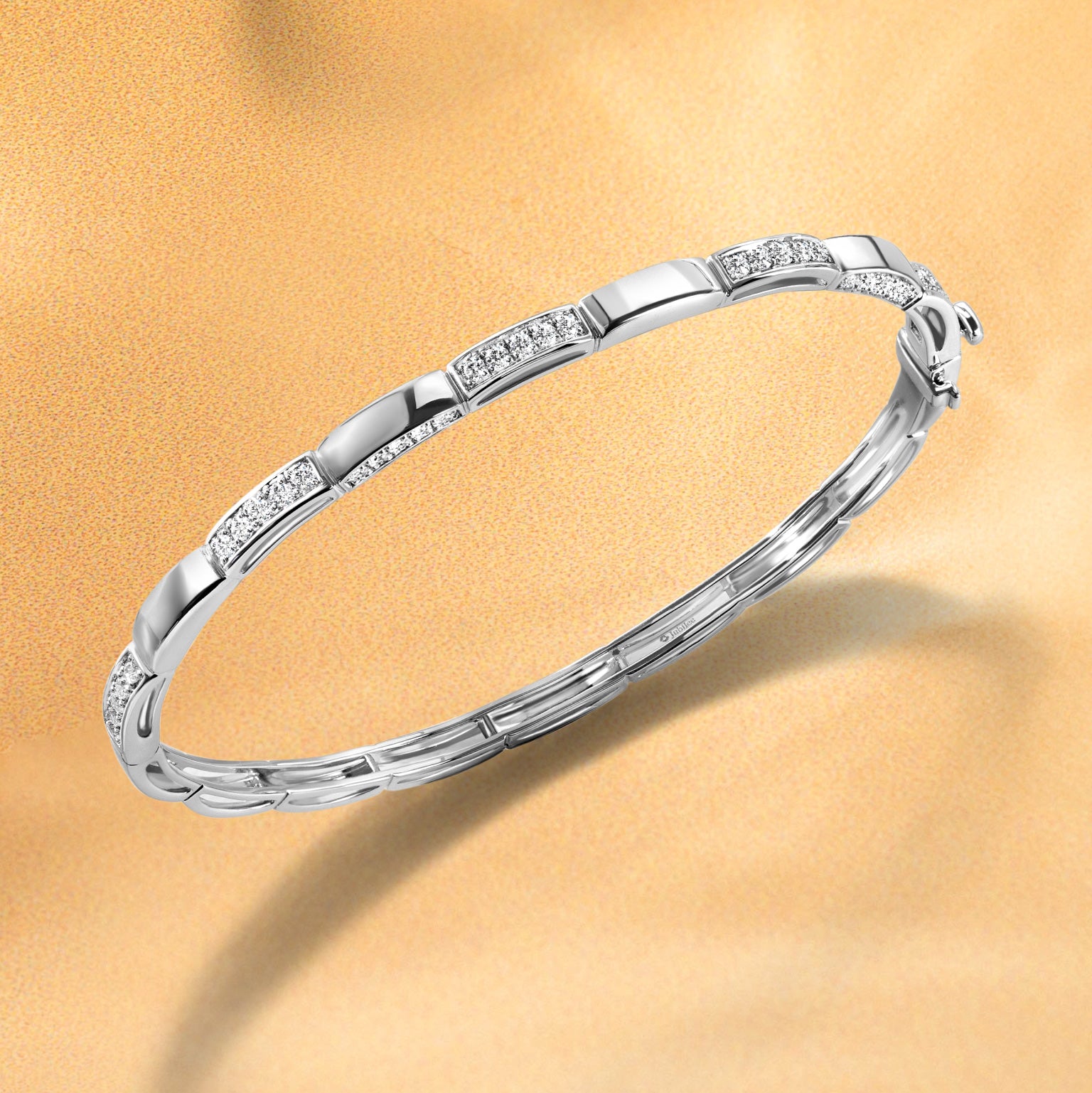 กำไลเพชร Lumiere Brique Sleek Pavé Bangles