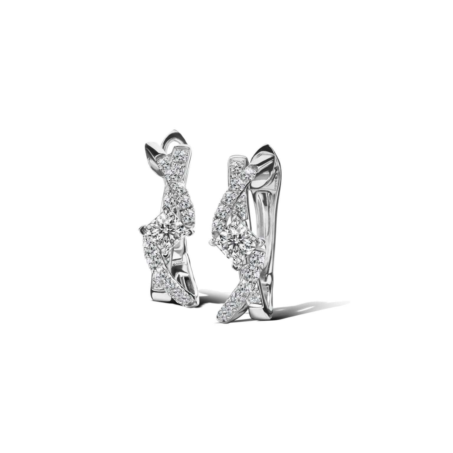 ต่างหูเพชร Luxe Wave Brilliance Earrings