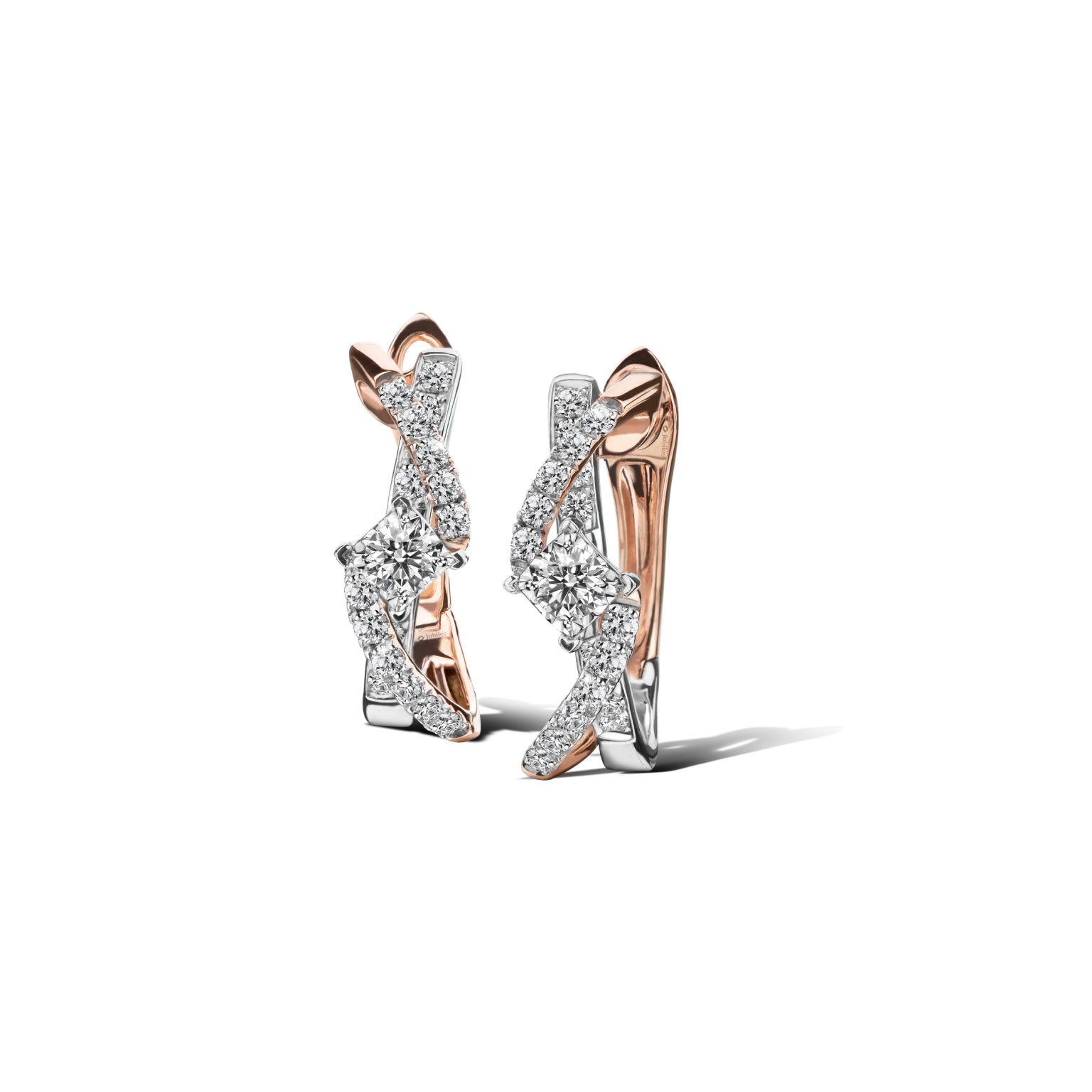 ต่างหูเพชร Luxe Wave Brilliance Earrings