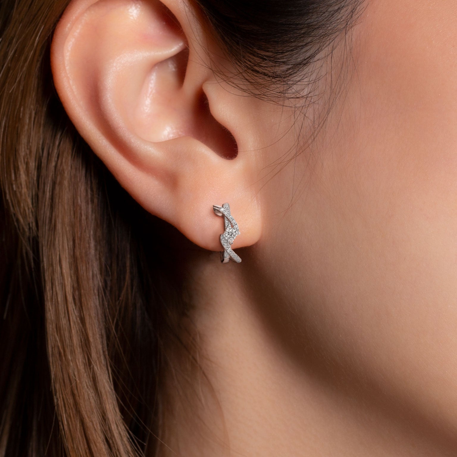 ต่างหูเพชร Luxe Wave Brilliance Earrings