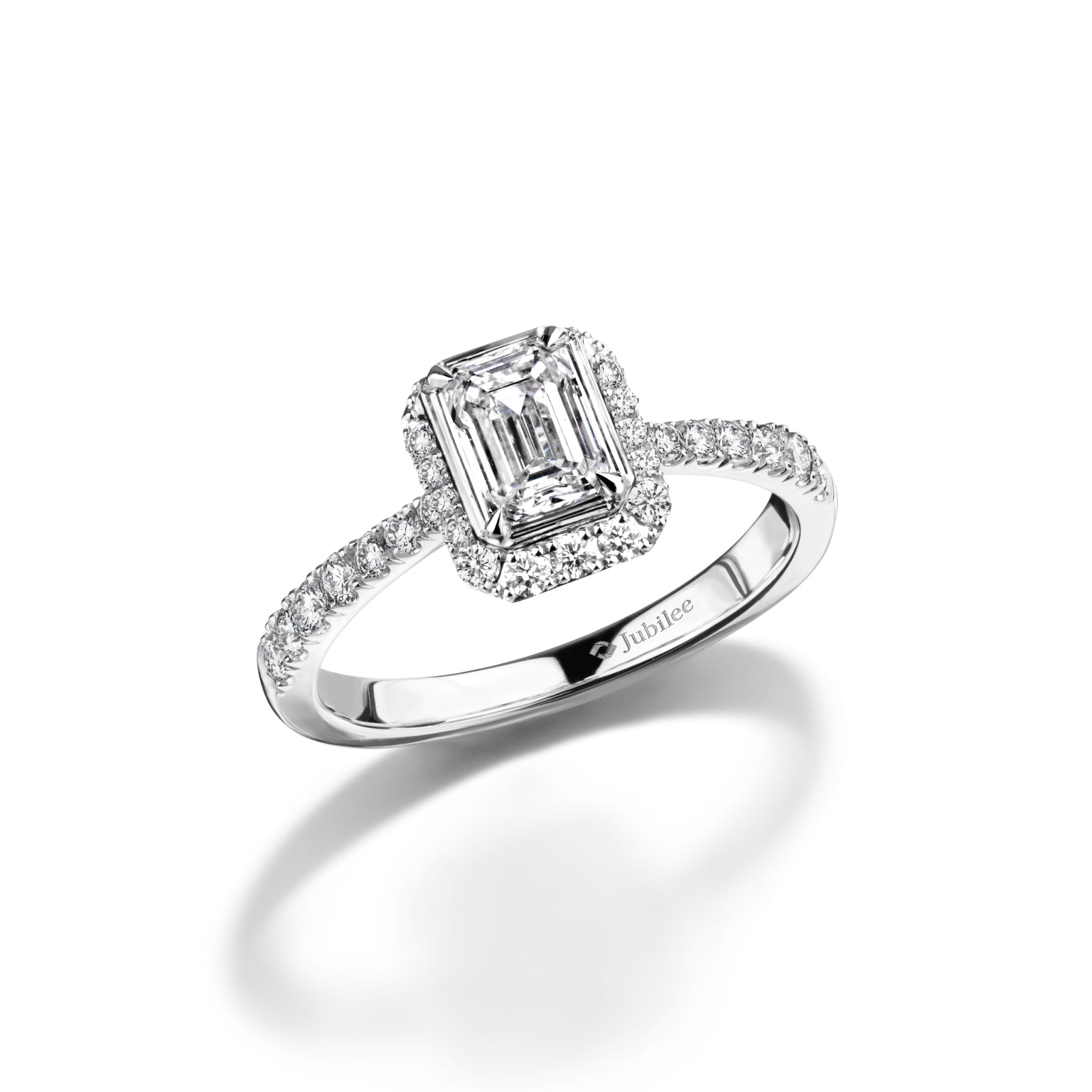 แหวนเพชร Radiant Me: Emerald Edge Ring