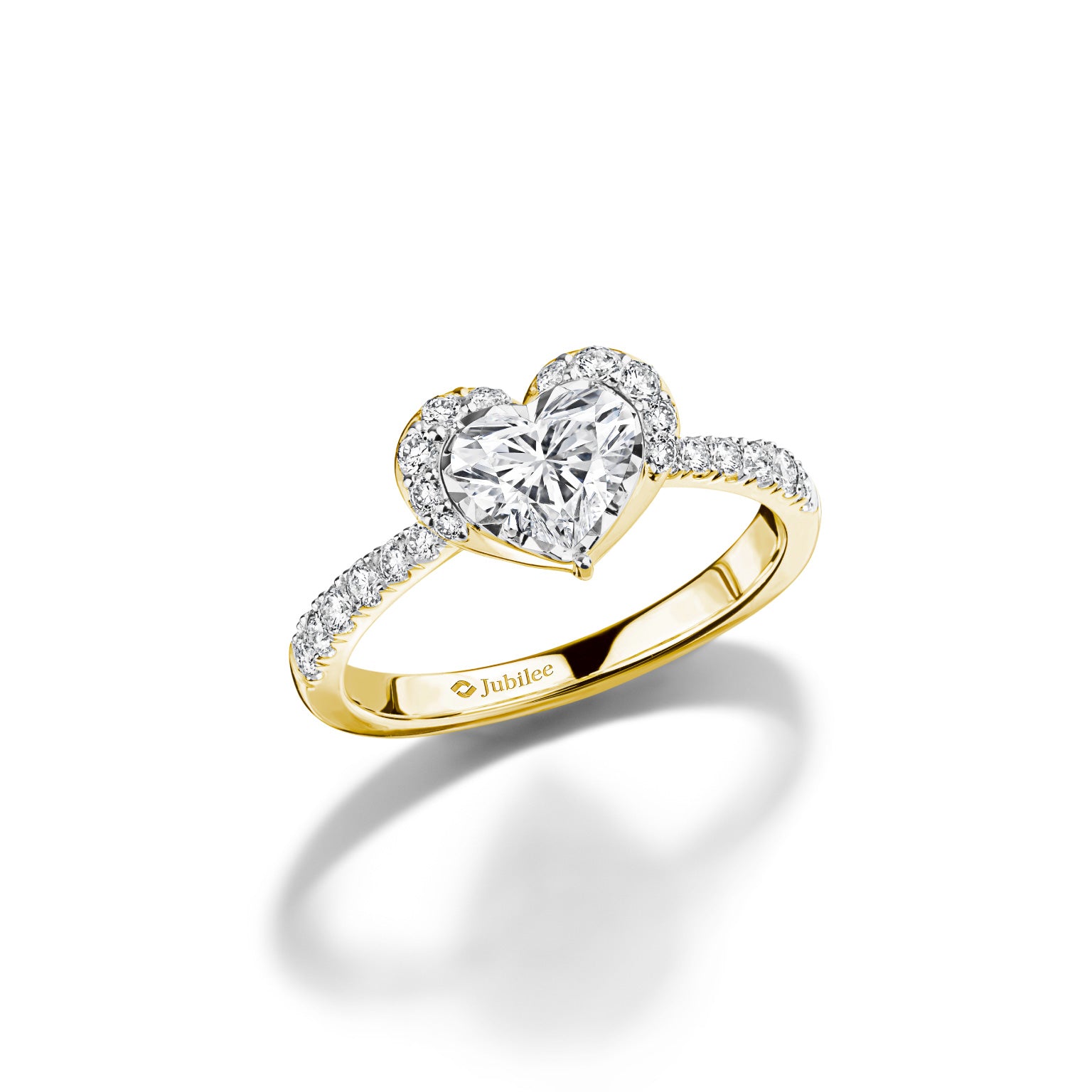 แหวนเพชร Refined Romance: Unique Heart Ring
