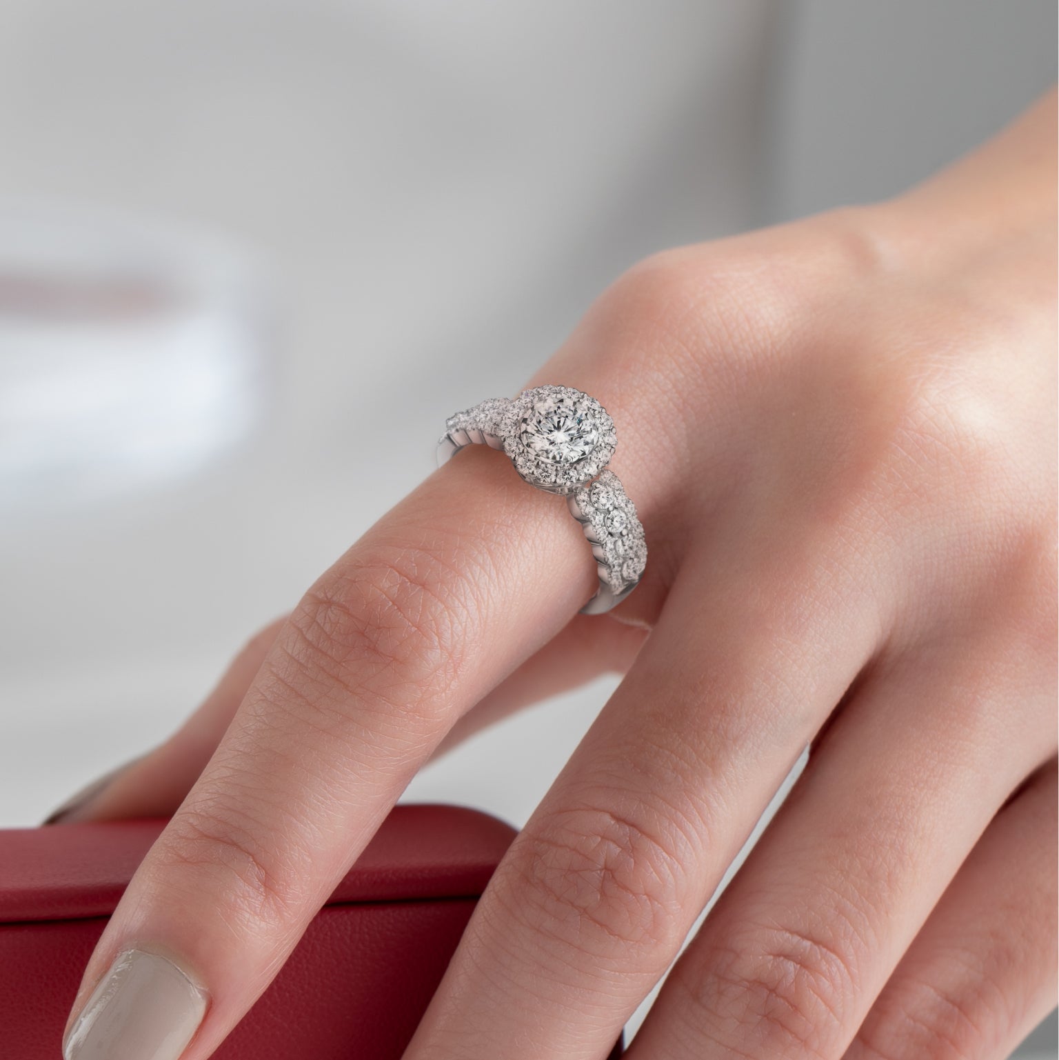 แหวนเพชร Radiant Halo Grace Ring