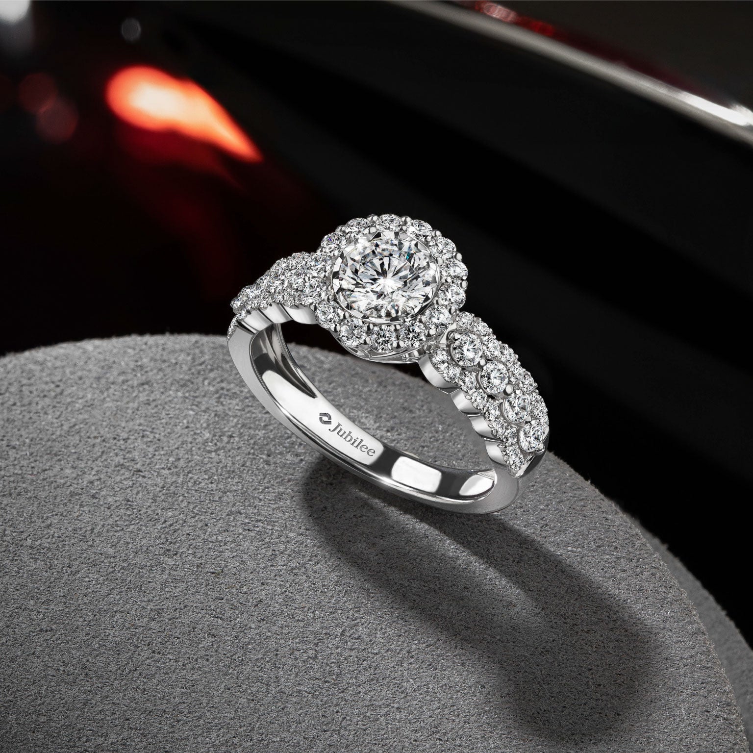 แหวนเพชร Radiant Halo Grace Ring