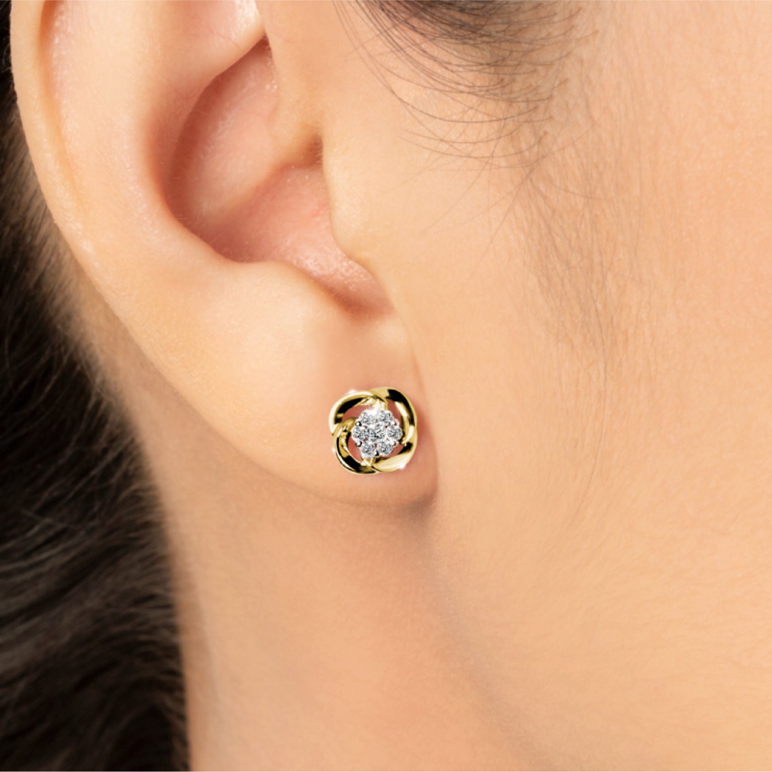 ต่างหูเพชร Rose Petal Stud Earrings