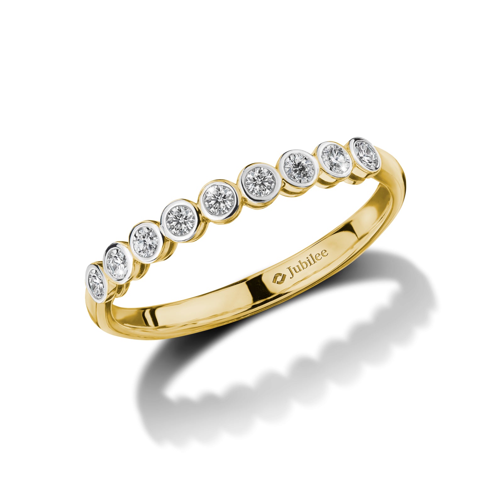 แหวนเพชร Sleek Serenity Modern Ring