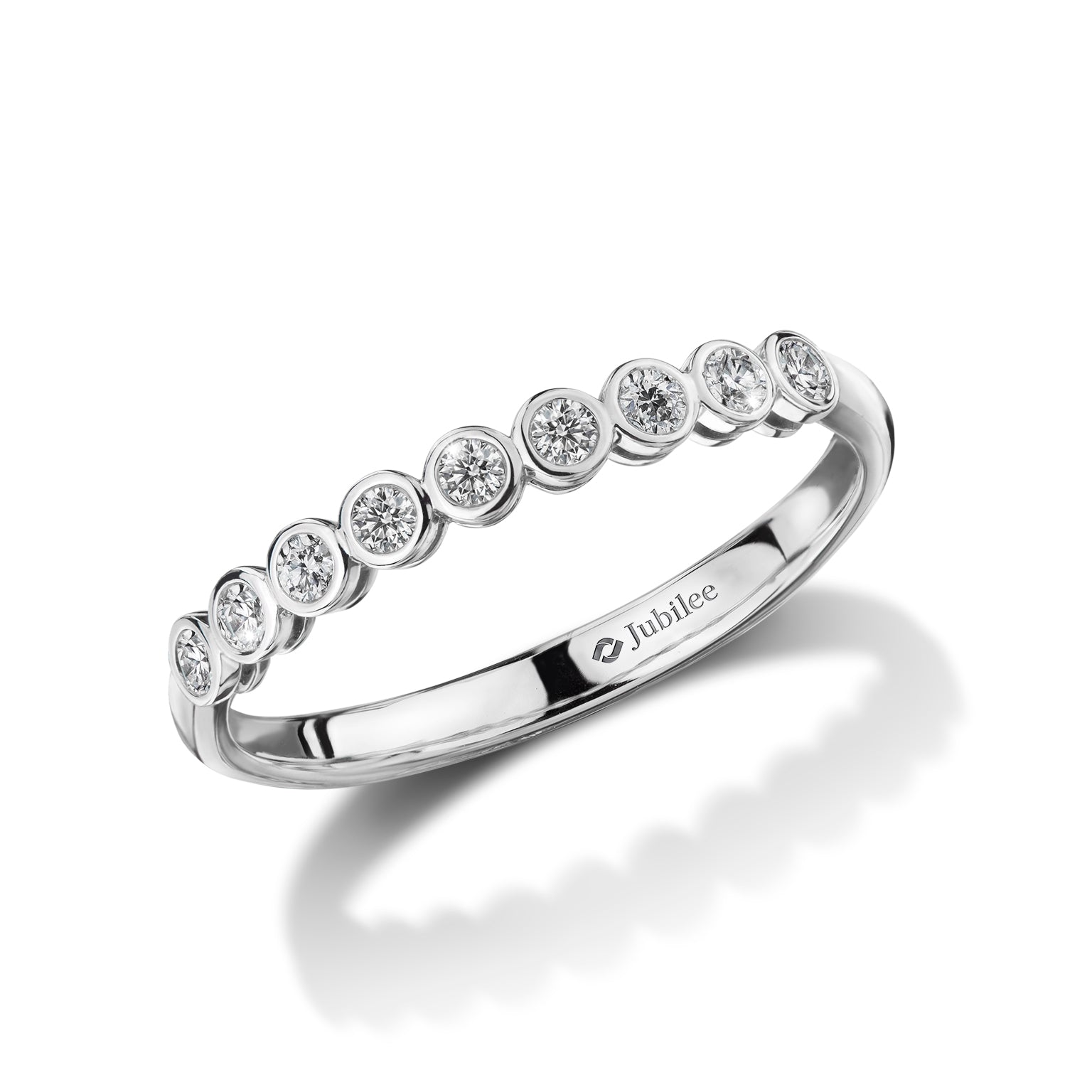 แหวนเพชร Sleek Serenity Modern Ring