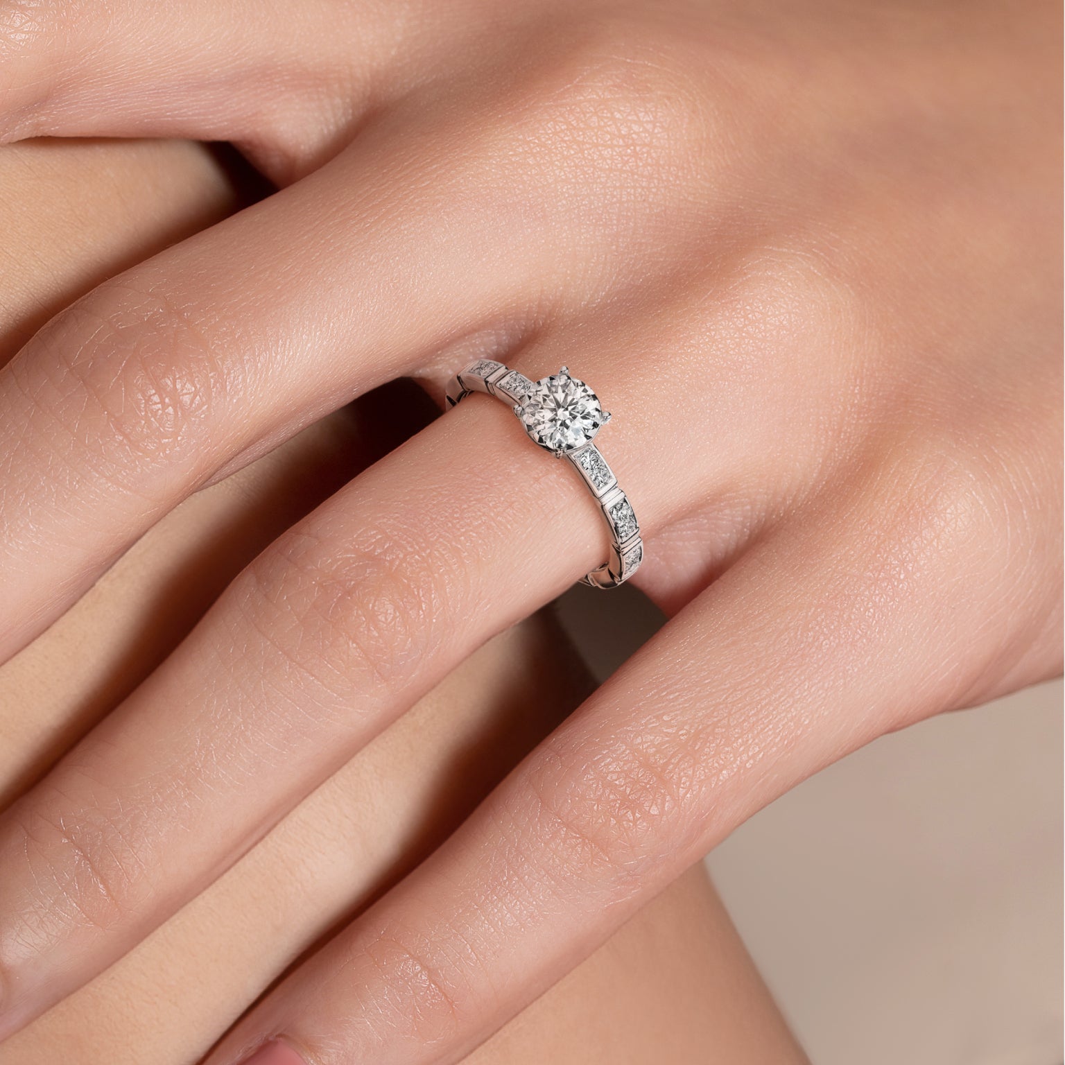แหวนเพชร Solitaire Effortless Shine Ring