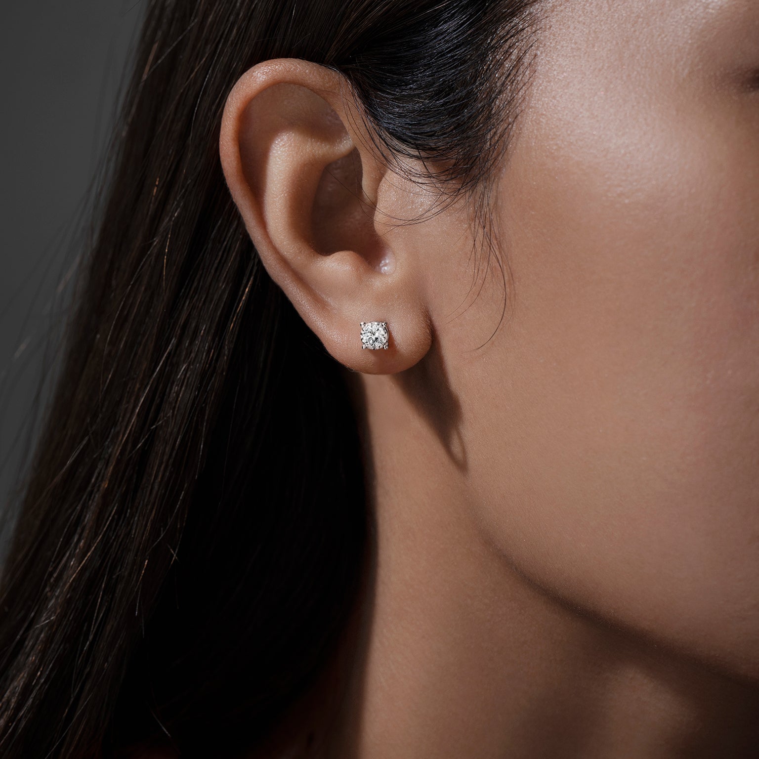 ต่างหูเพชร Solitaire Stud Earrings