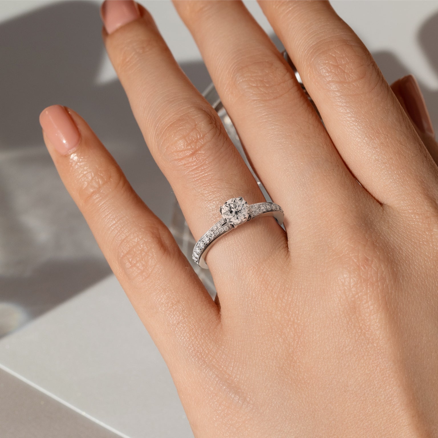 แหวนเพชร Solitaire Stylish Excellence Ring (Certificate: GIA)