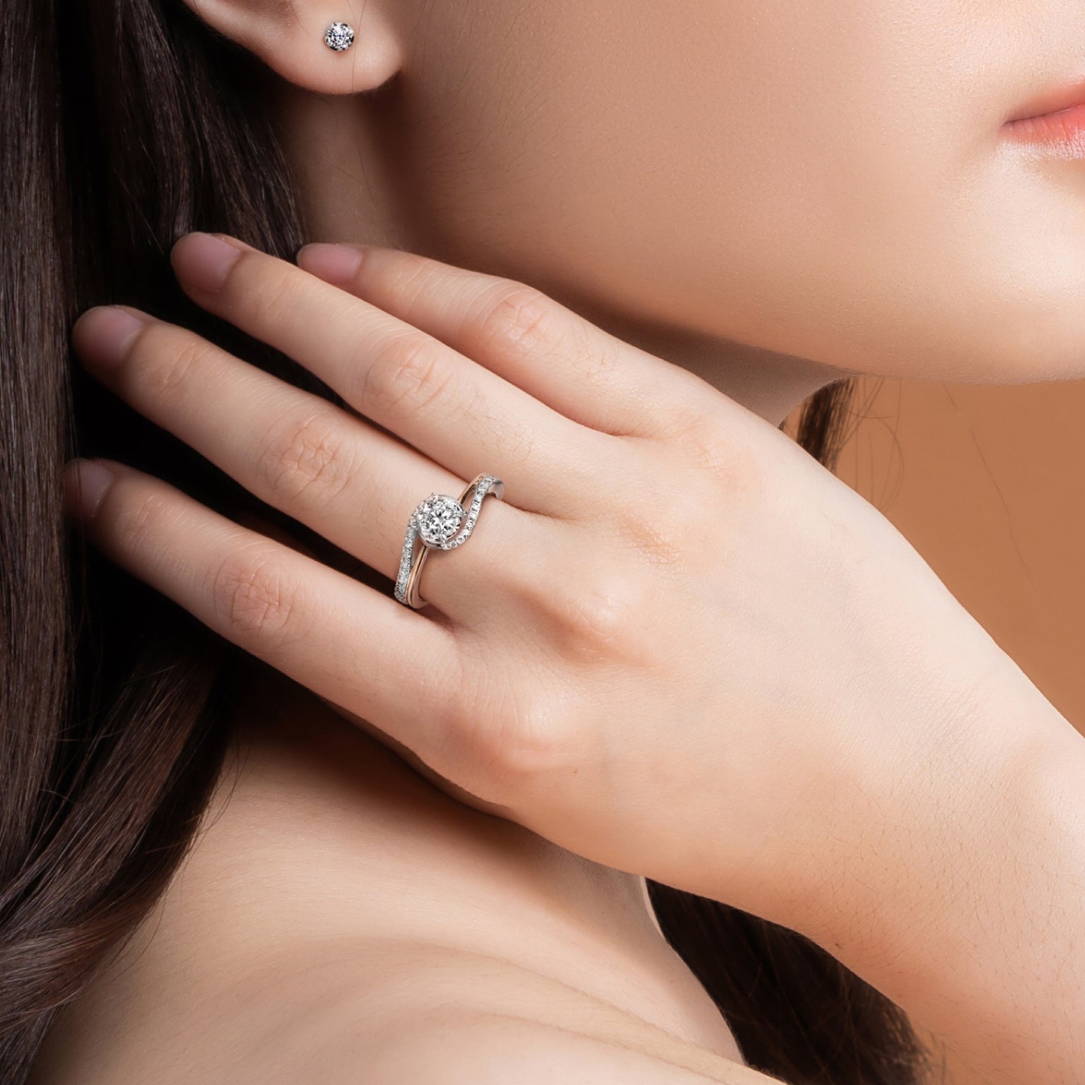 แหวนเพชร Solitaire Twist Brilliance Ring
