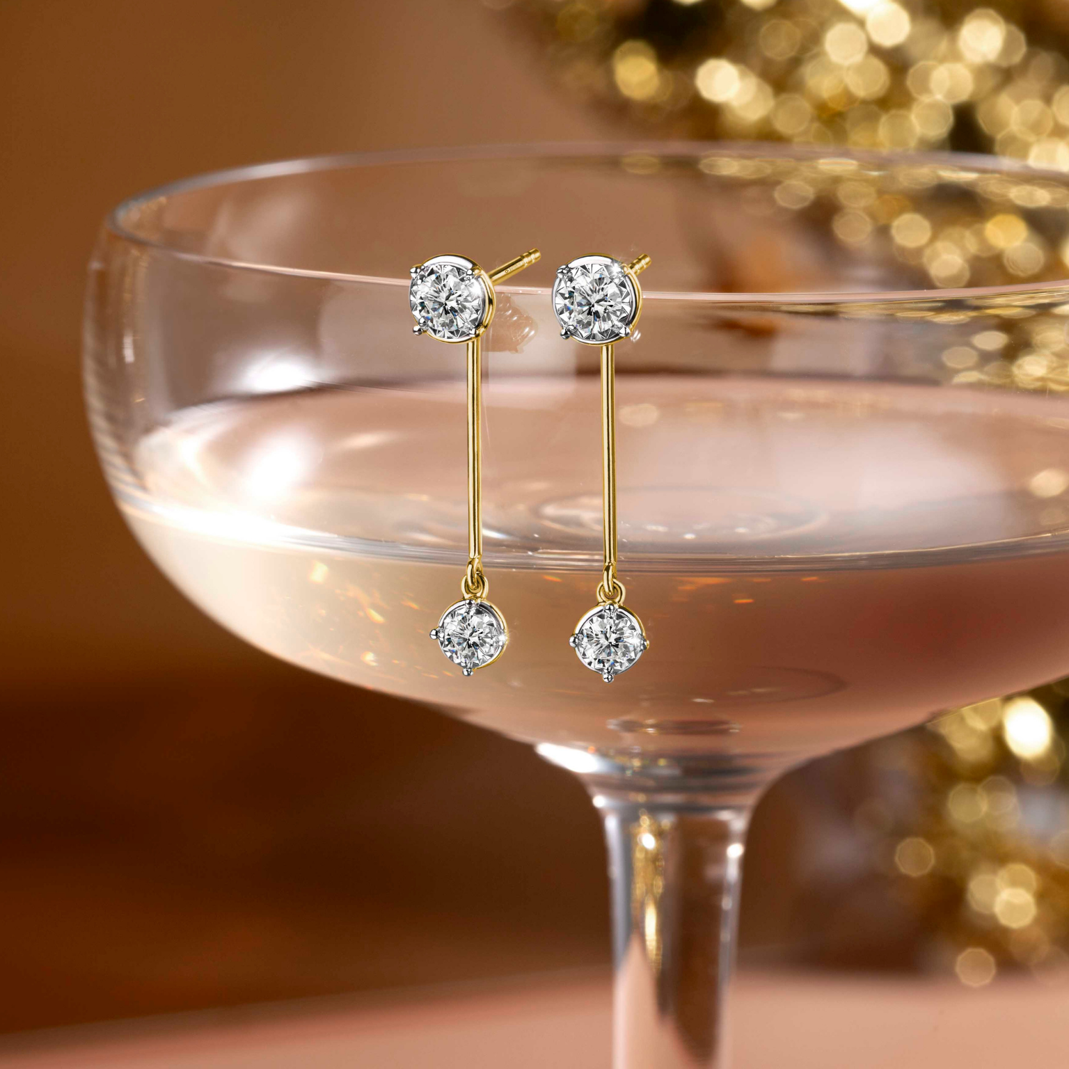 ต่างหูเพชร Sparkle Dangle Earrings