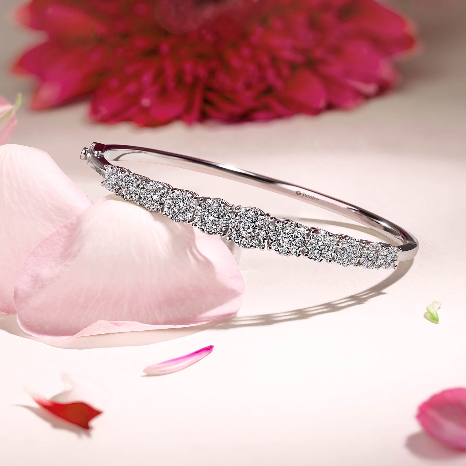 กำไลข้อมือเพชร Sparkle Diamond Line Gleam Bangle
