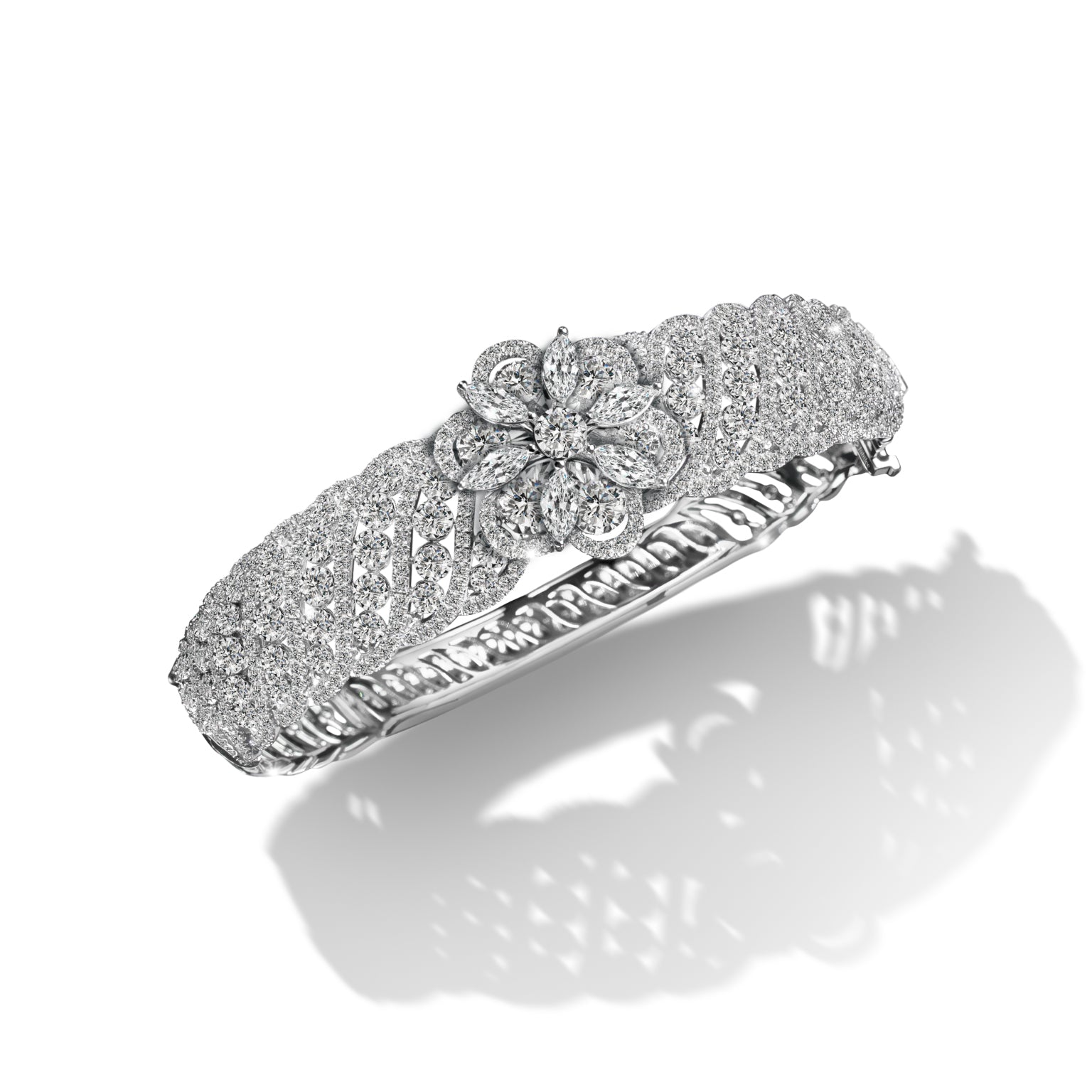 กำไลข้อมือเพชร The Enchanted Garden Bangle