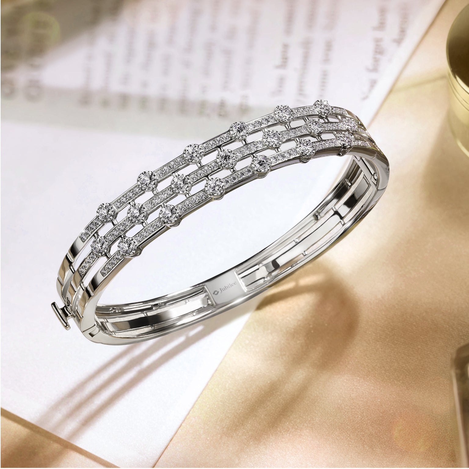 กำไลข้อมือเพชร The Moment of Love Bangle