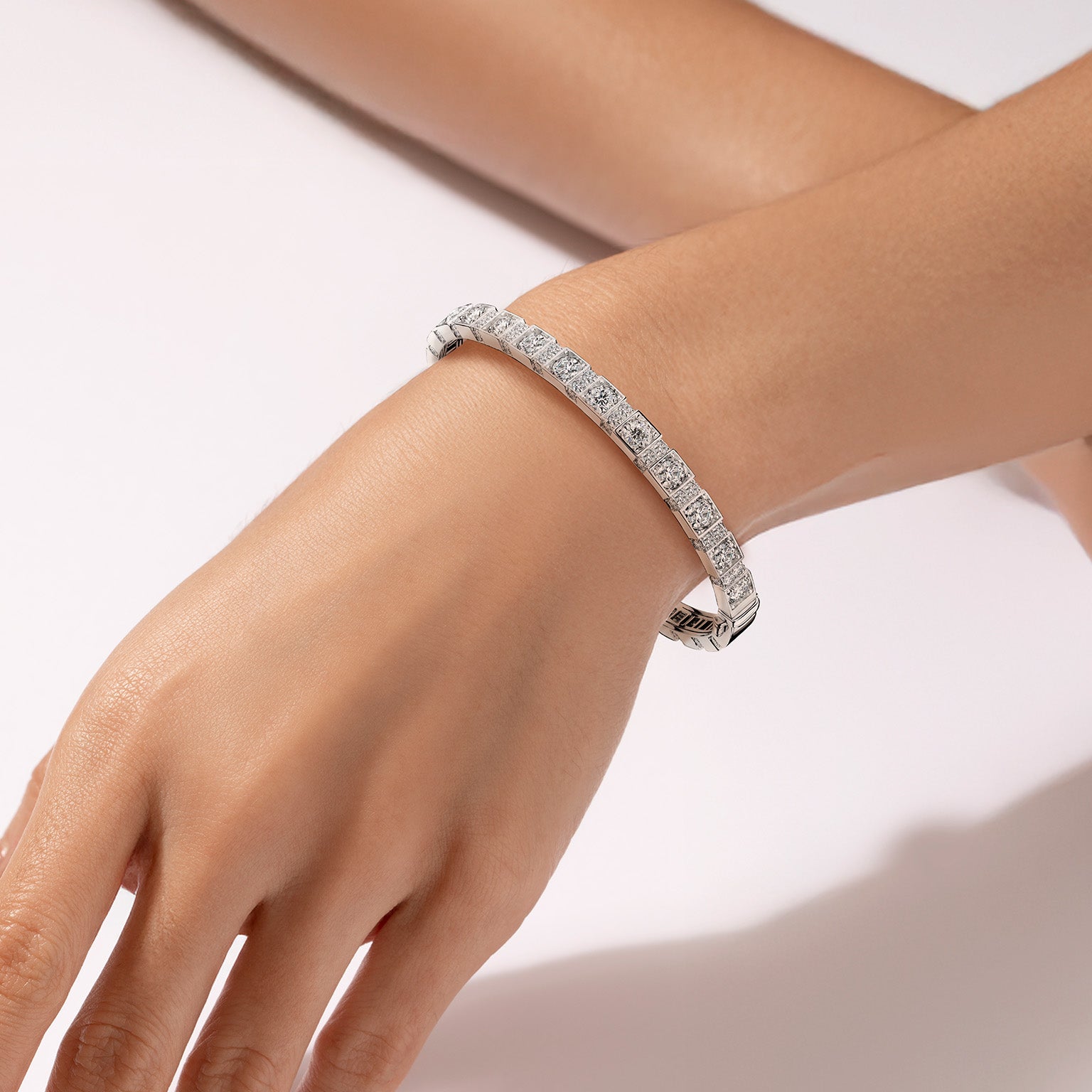 กำไลข้อมือเพชร Sparkle Diamond Line Luminance Bangle