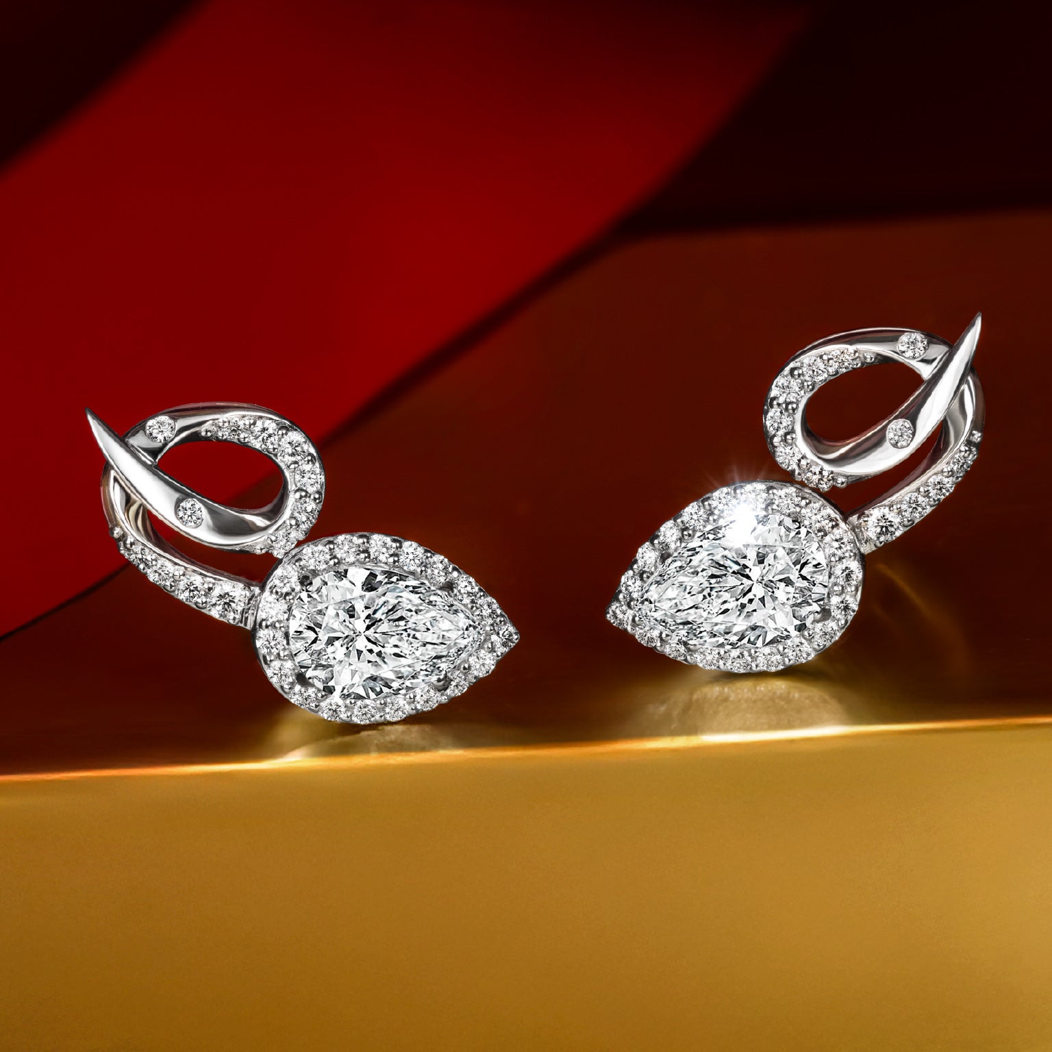 ต่างหูเพชร Spiral of Harmony Earrings