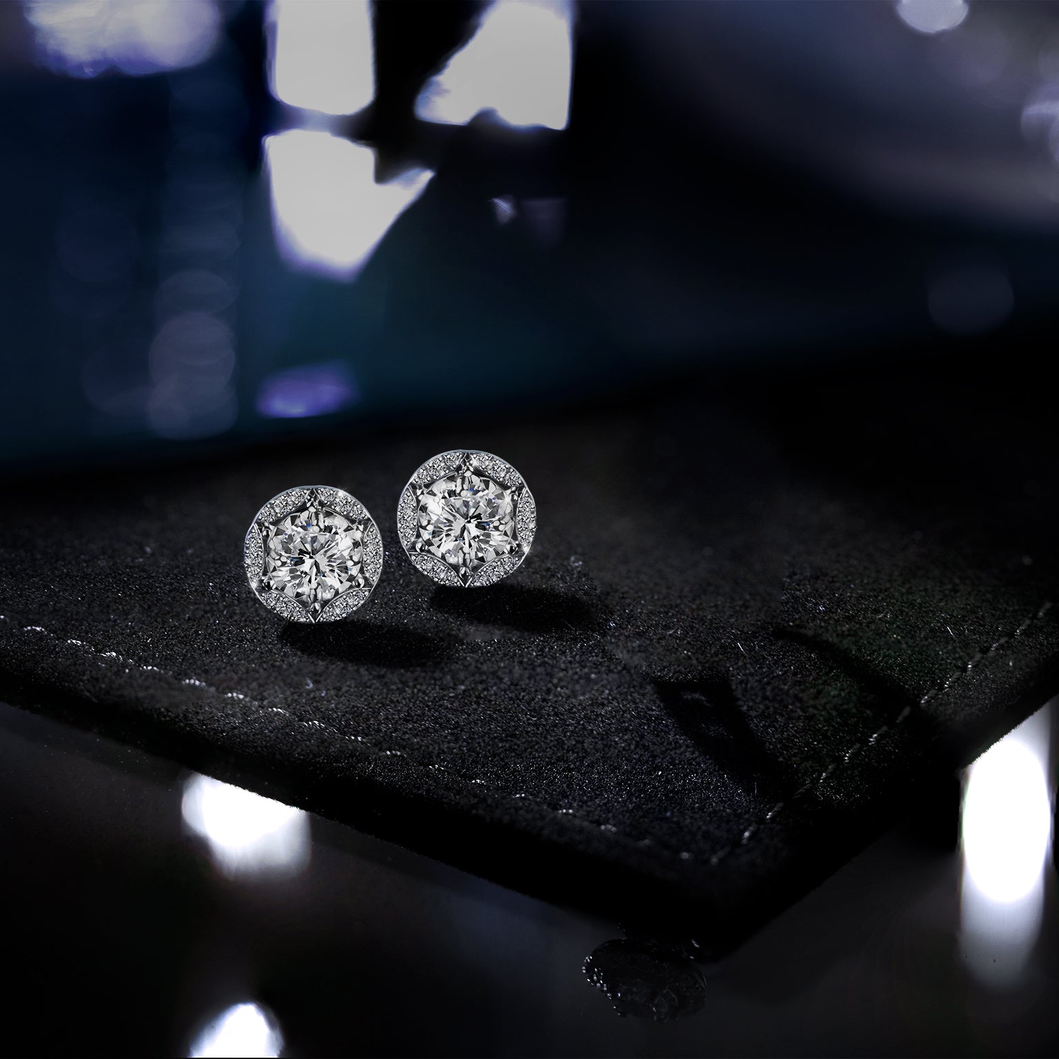 ต่างหูเพชร Dazzling Duet Halo Earring