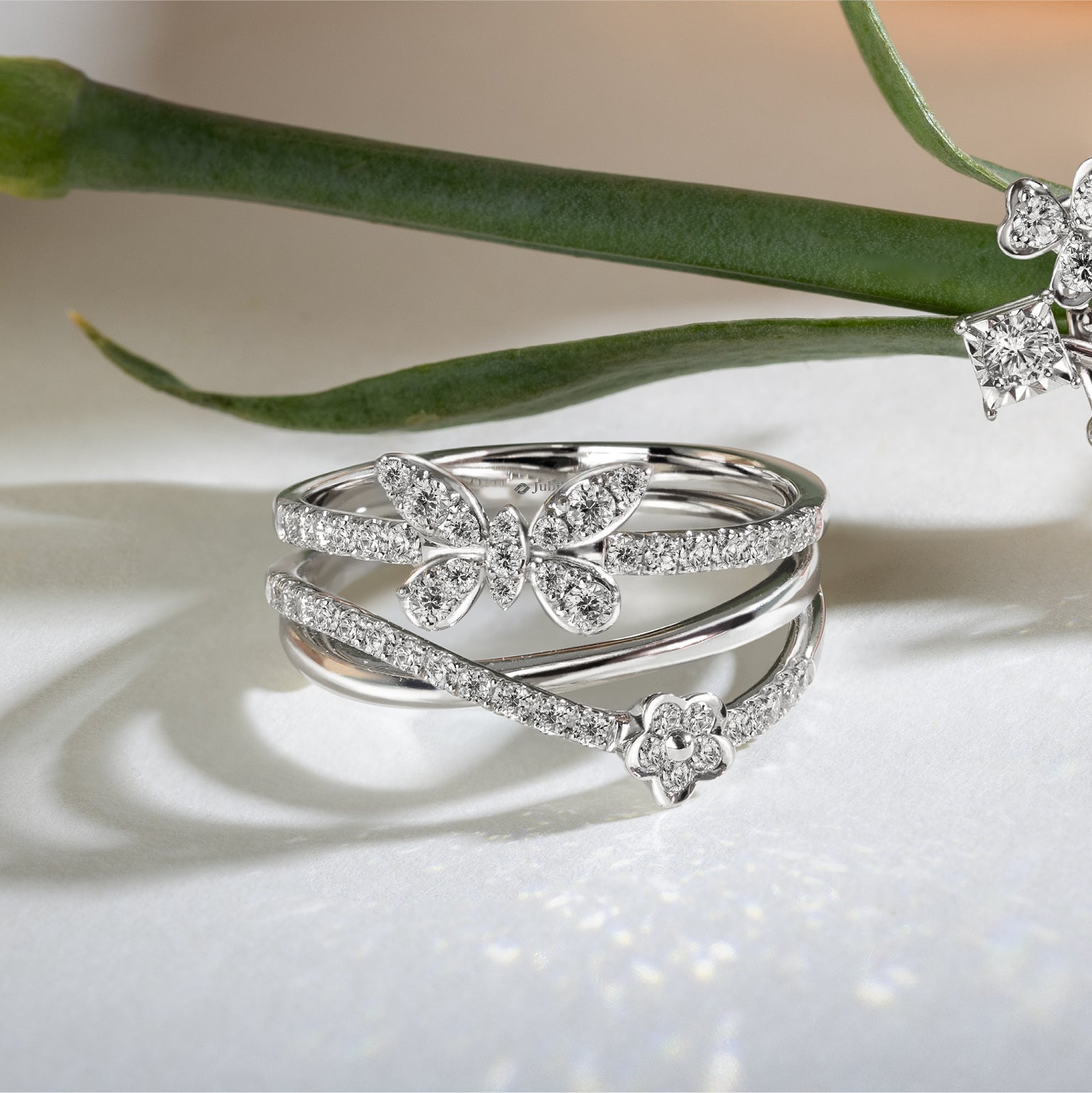 แหวนเพชร GENTLE BUTTERFLY FLUTTER RING