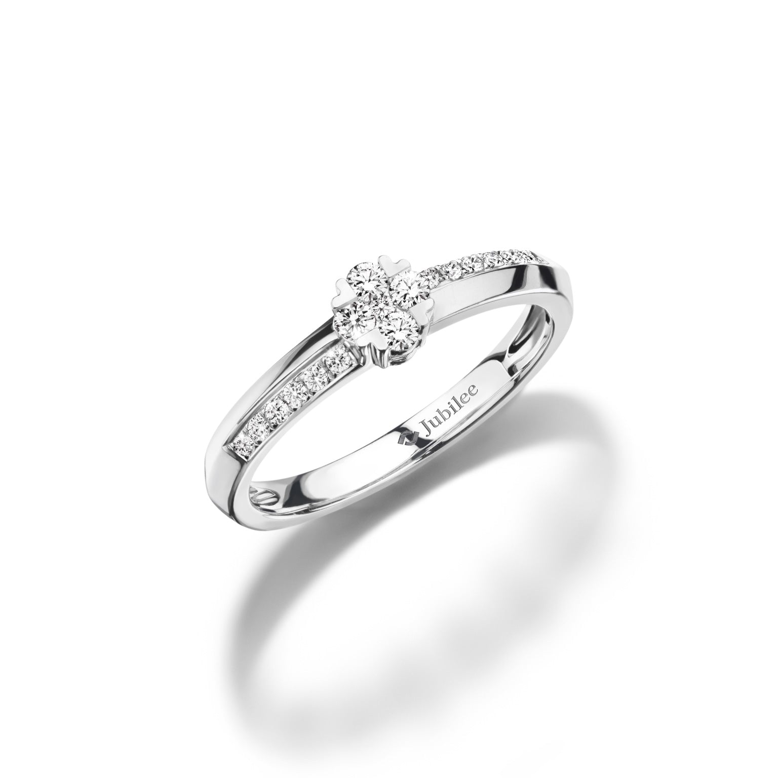 แหวนเพชร Victorious Bloom Love Petal Ring