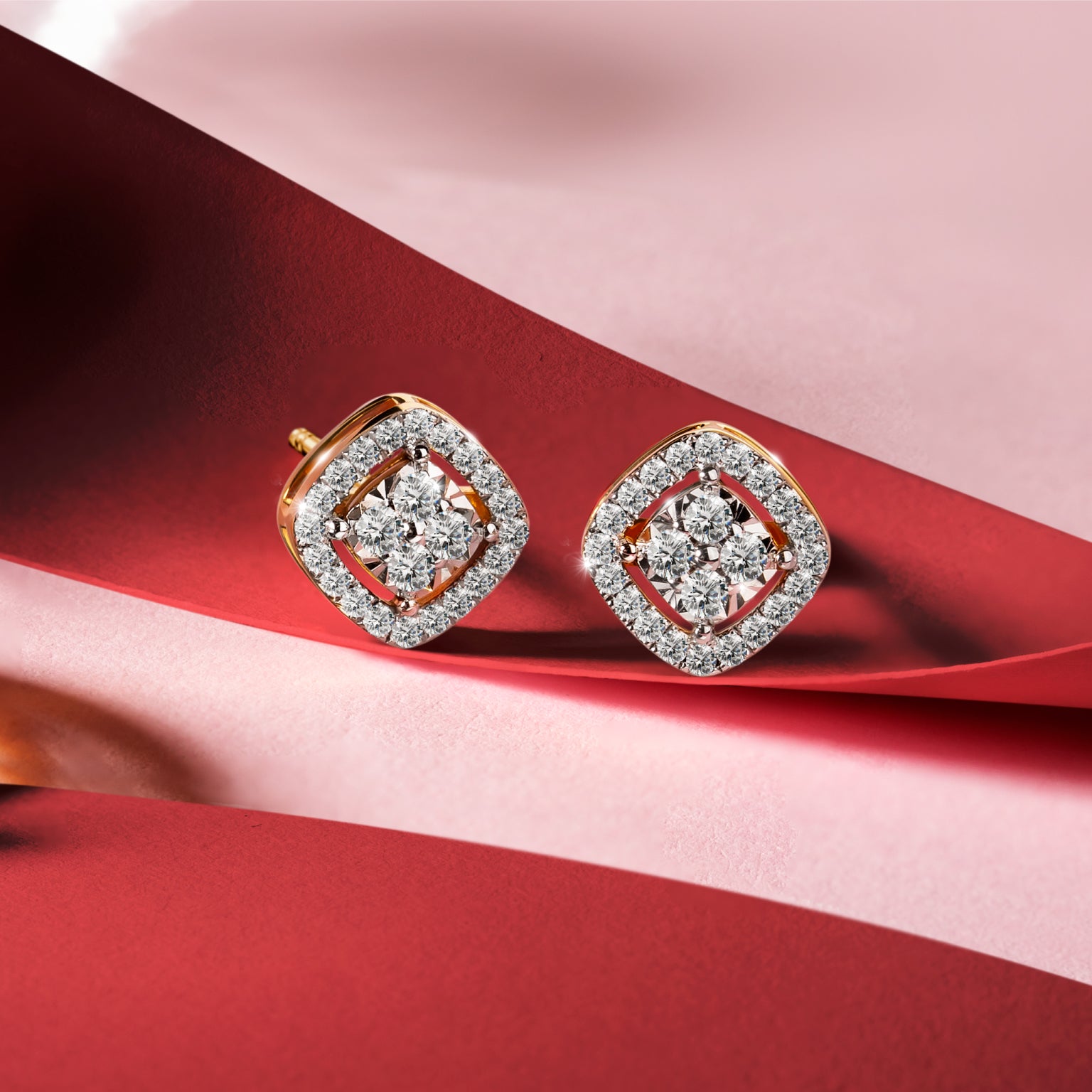 ต่างหูเพชร Rhombus Halo Diamond Earrings