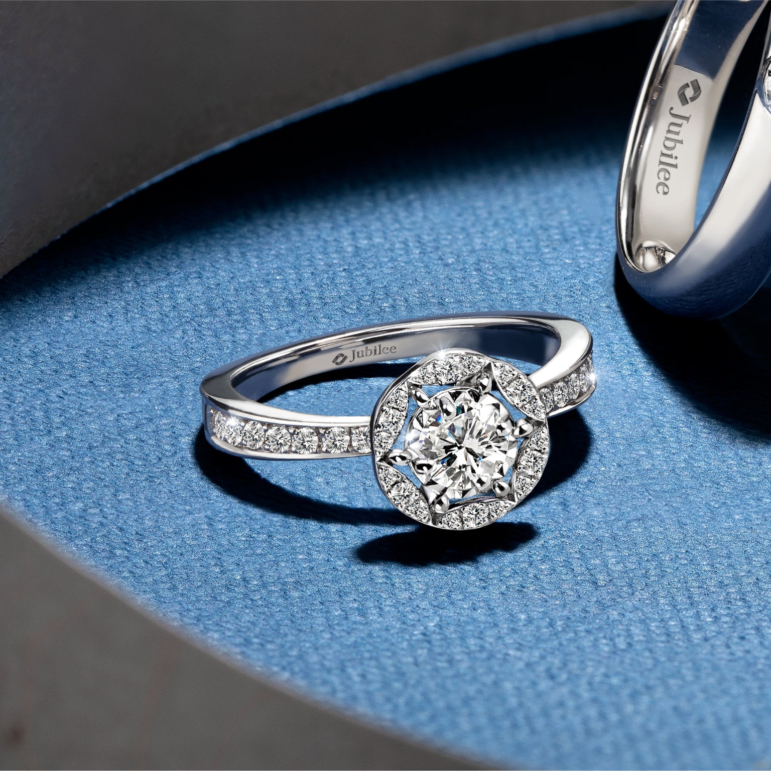 แหวนเพชร Single Line Halo Ring